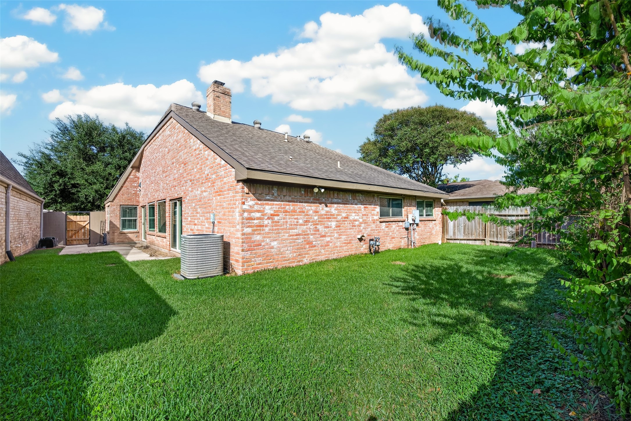 11803 Brook Meadows Lane, Meadows Place, TX 77477