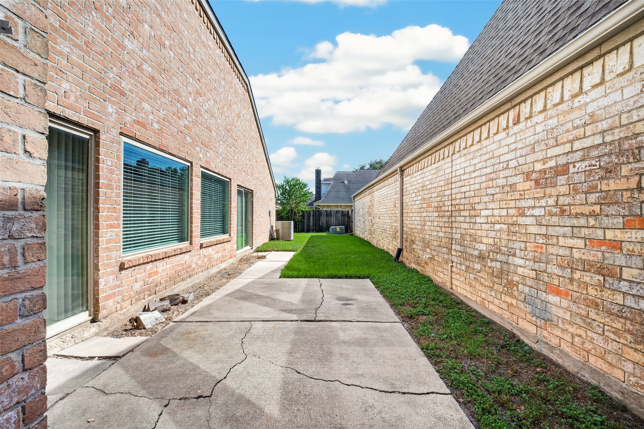 11803 Brook Meadows Lane, Meadows Place, TX 77477