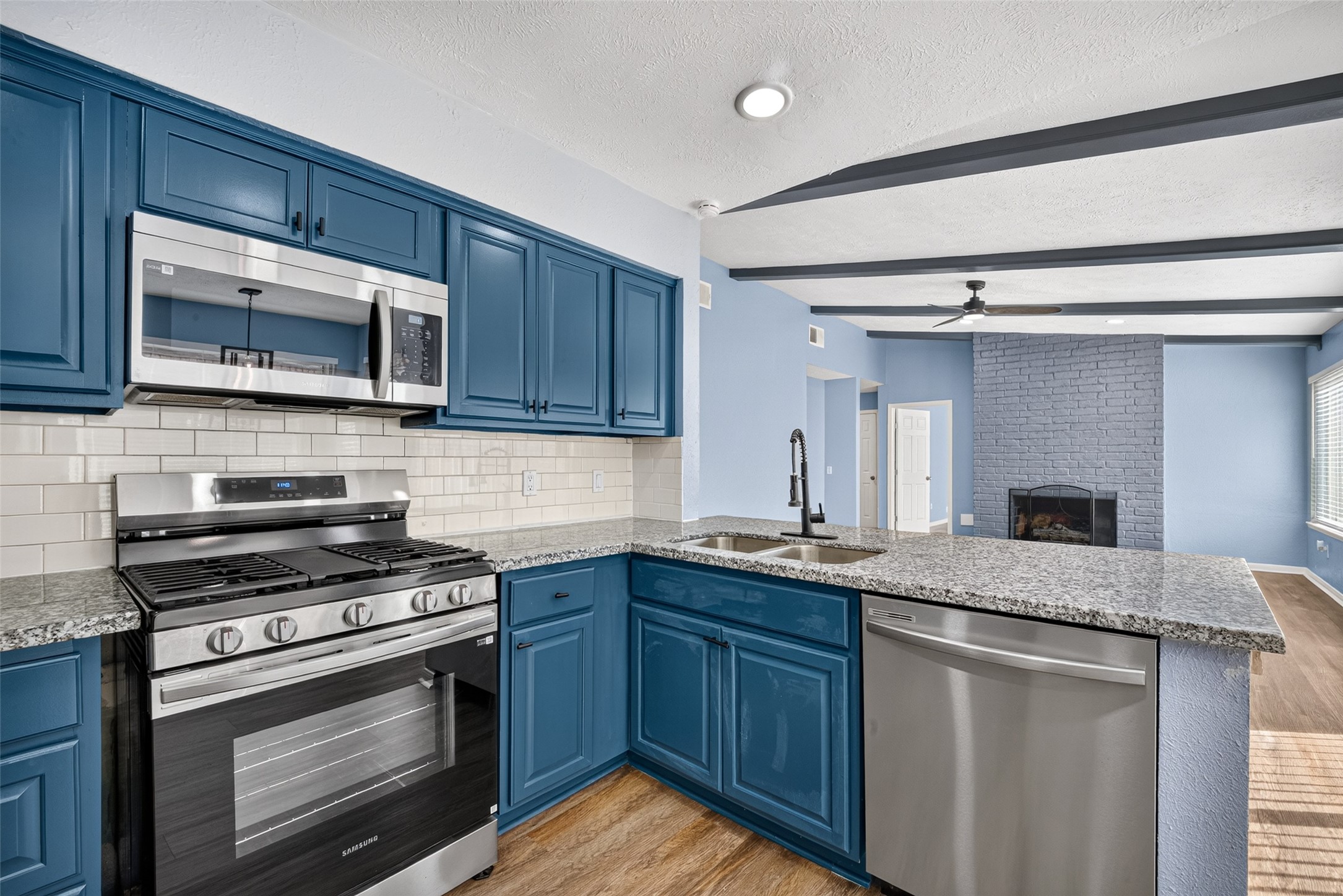 11803 Brook Meadows Lane, Meadows Place, TX 77477