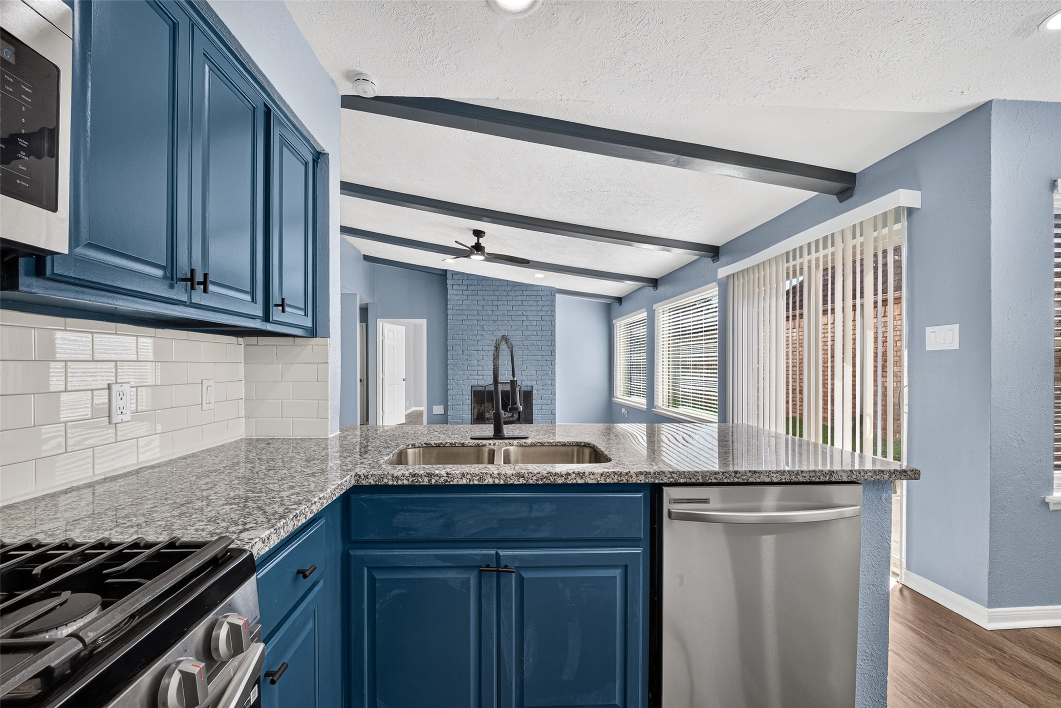11803 Brook Meadows Lane, Meadows Place, TX 77477