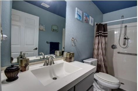 641 4th Street, Dickinson, TX 77539