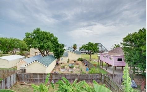 641 4th Street, Dickinson, TX 77539