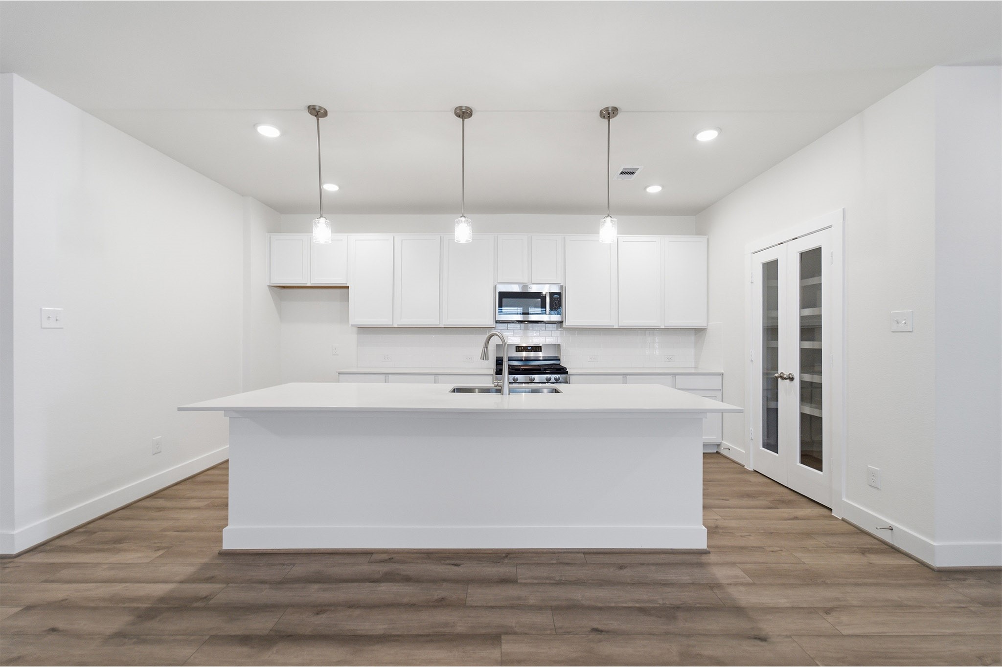 801 Dewberry Road, La Marque, TX 77568
