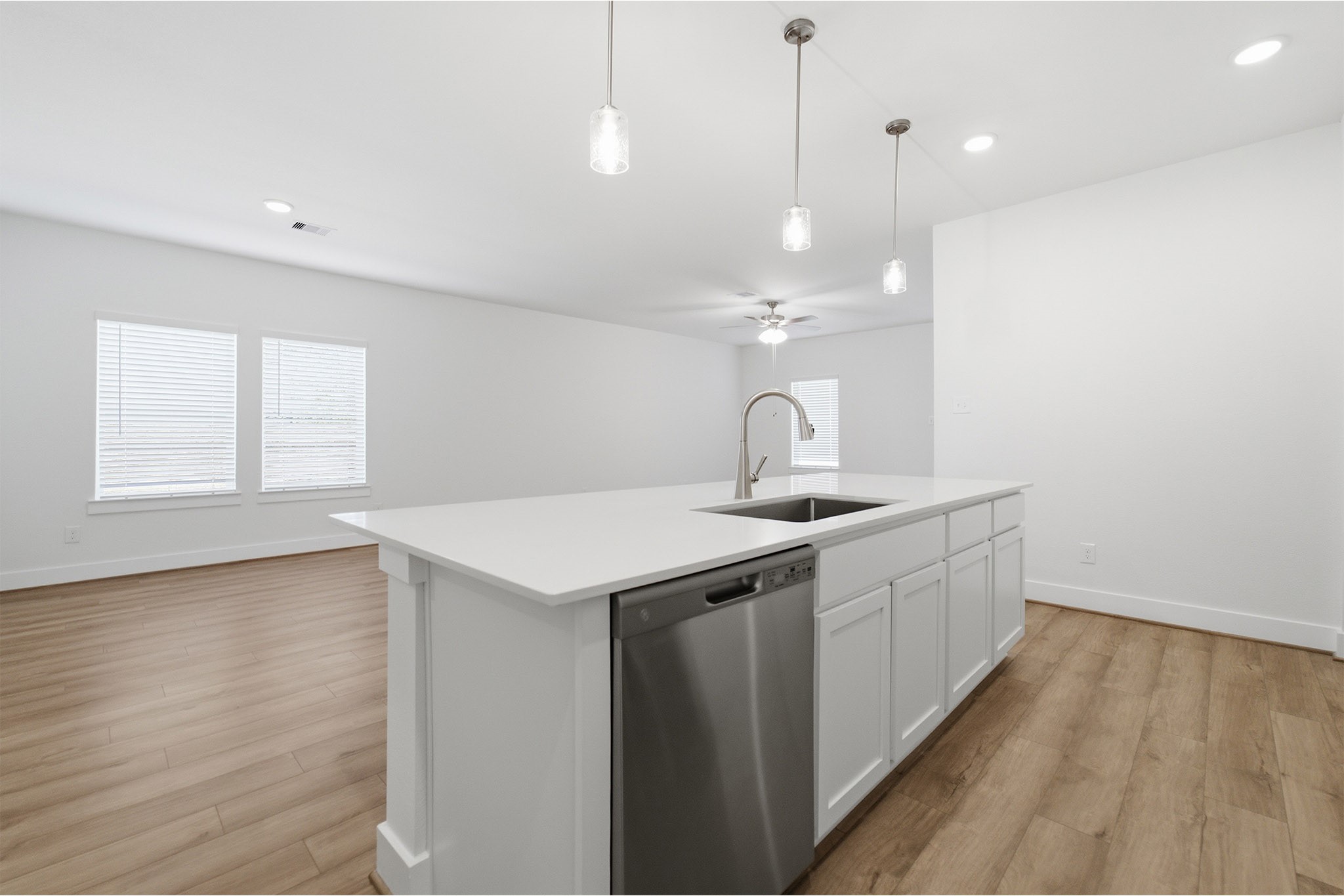 801 Dewberry Road, La Marque, TX 77568