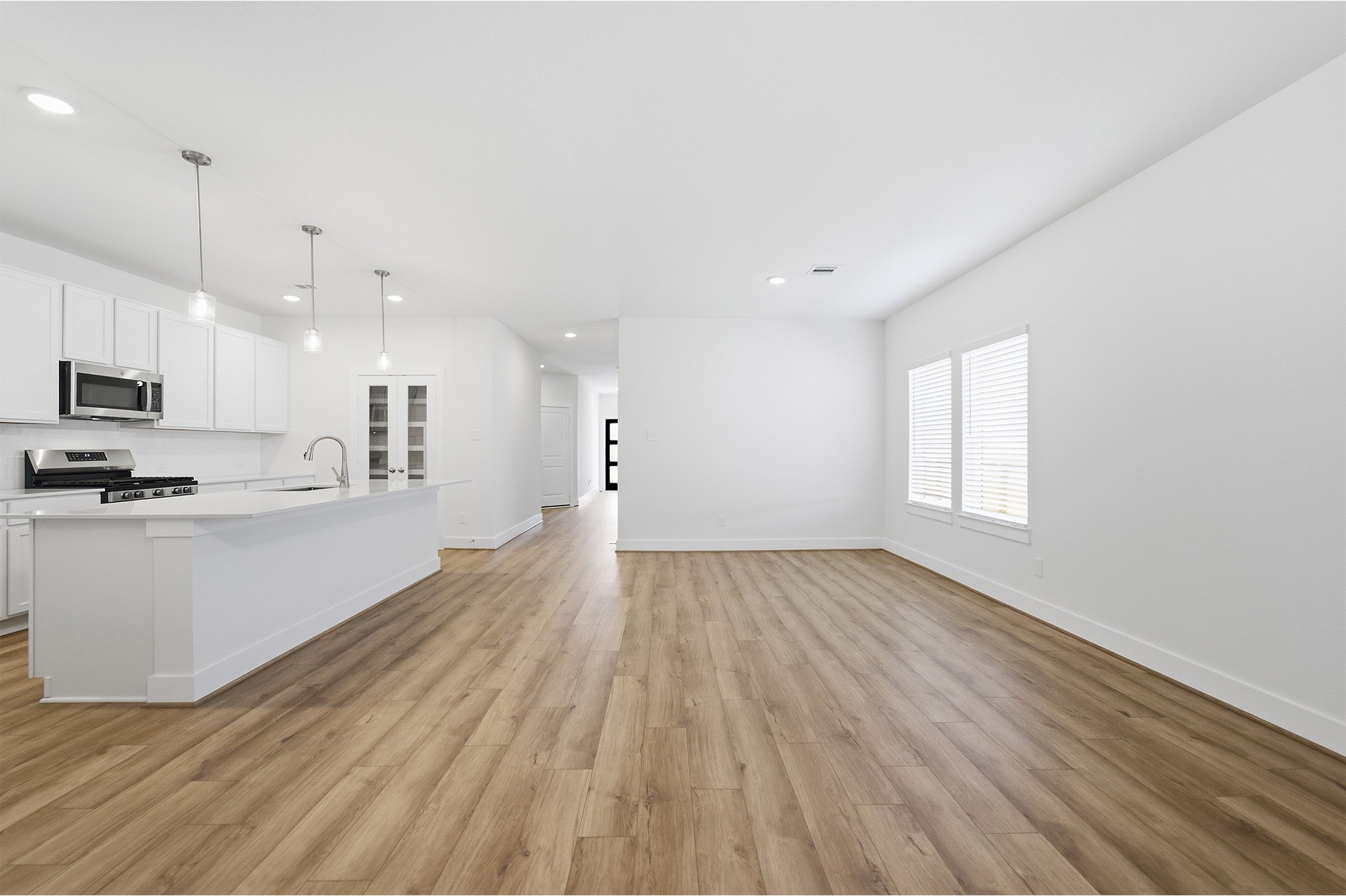 801 Dewberry Road, La Marque, TX 77568