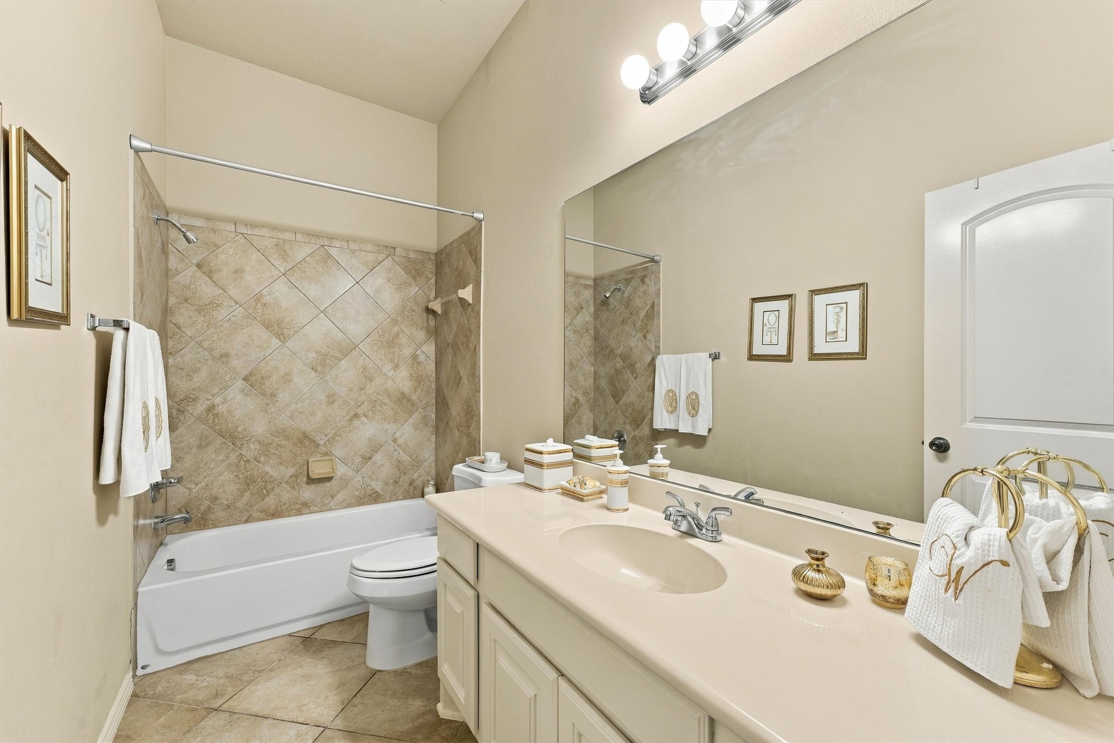 Bath for bedrooms 2 and 3.