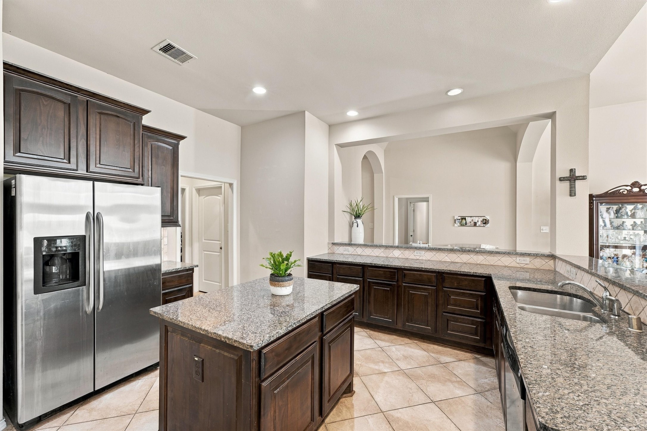 Another view of the kitchen.
