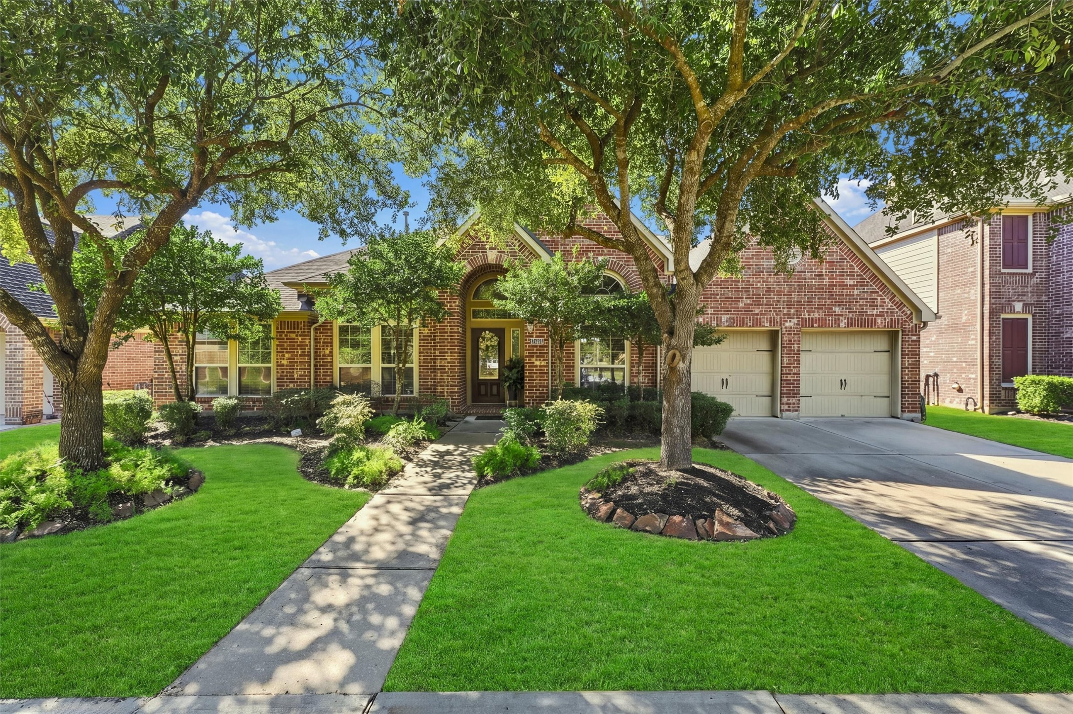 Welcome to 13415 Breakwater Path Loop!
