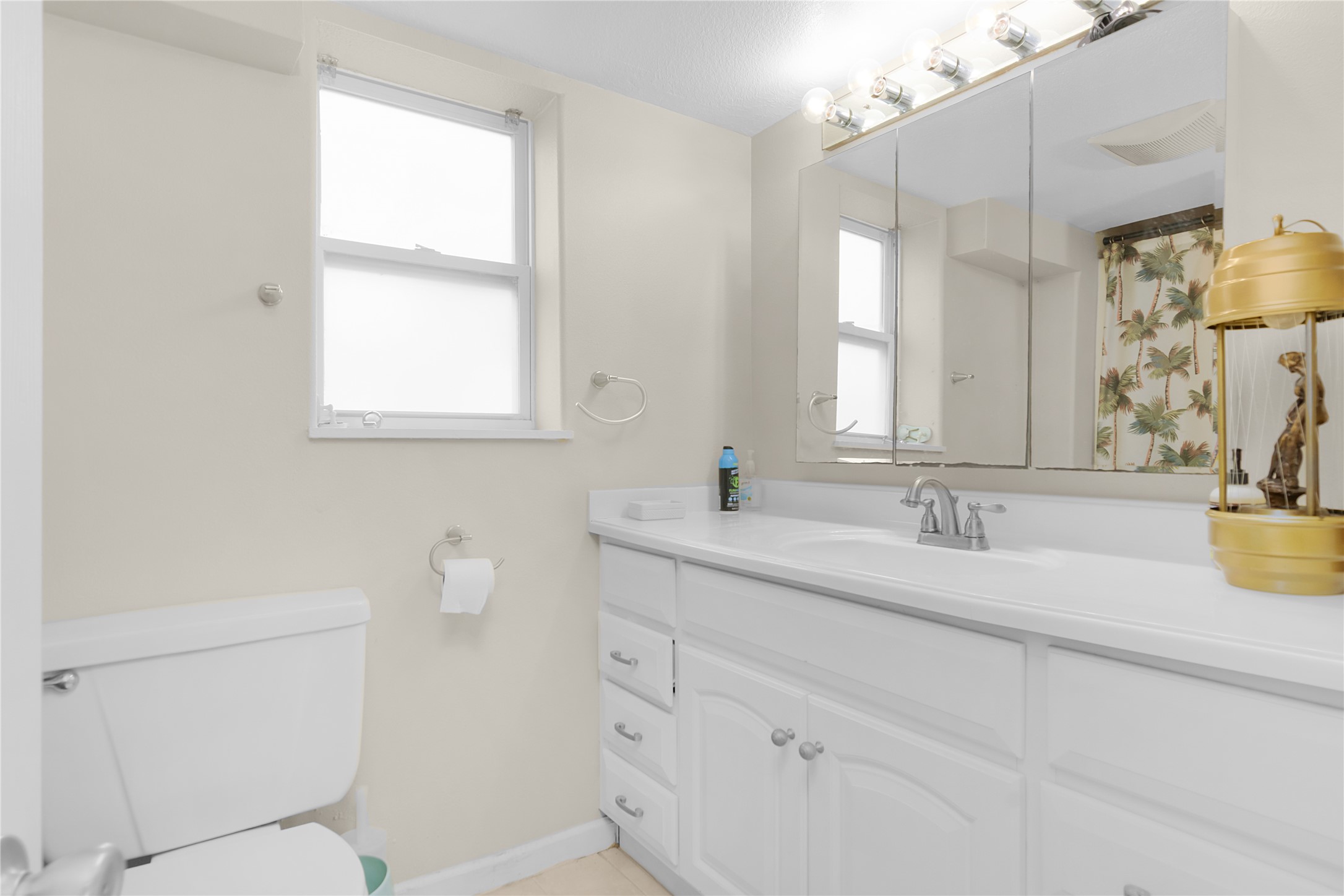 Bright bathroom in quarters on left side.