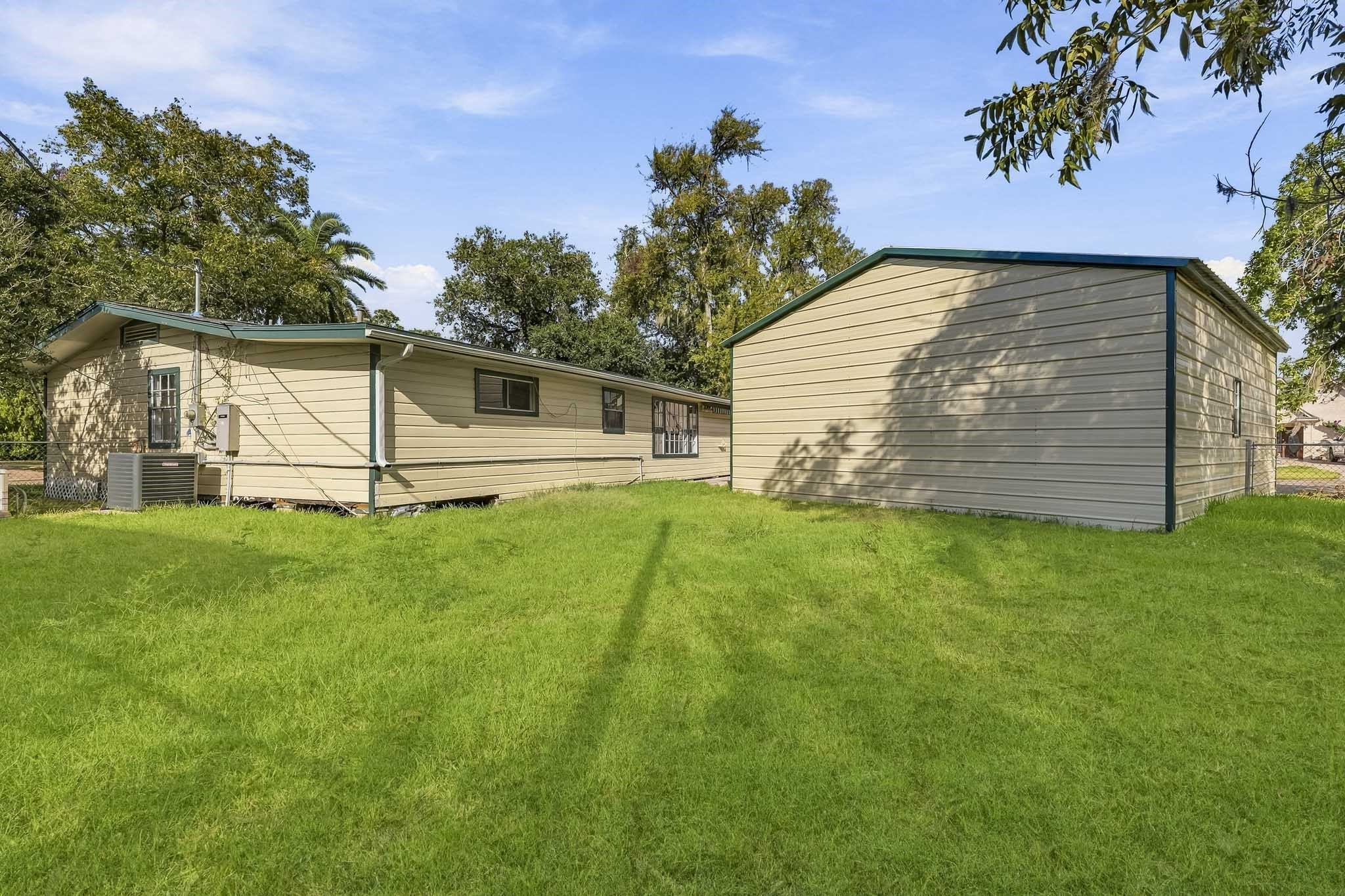 301 Azalea Street, Lake Jackson, TX 77566