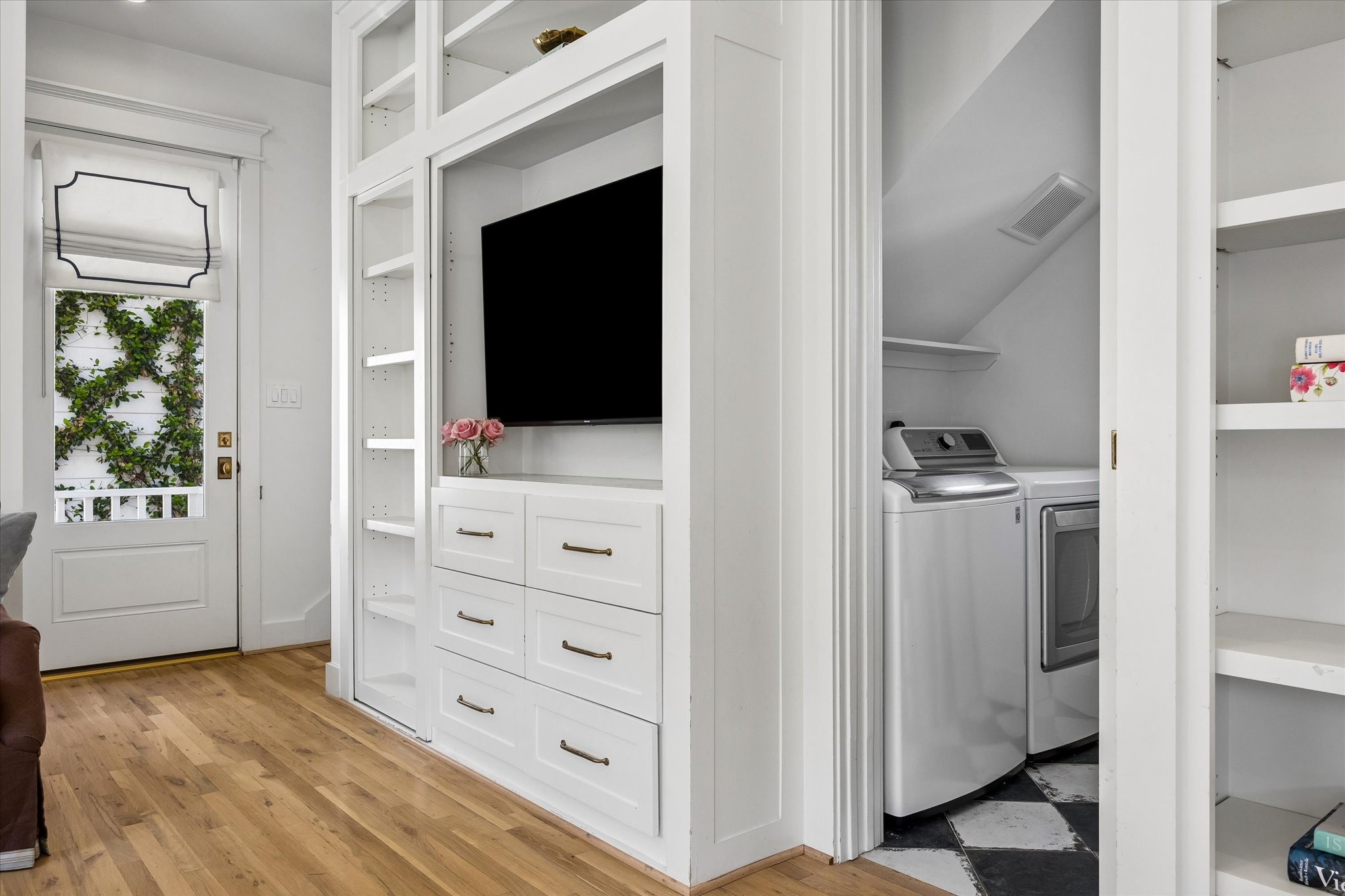 UTILITY ROOM LOCATED OFF FAMILY ROOM