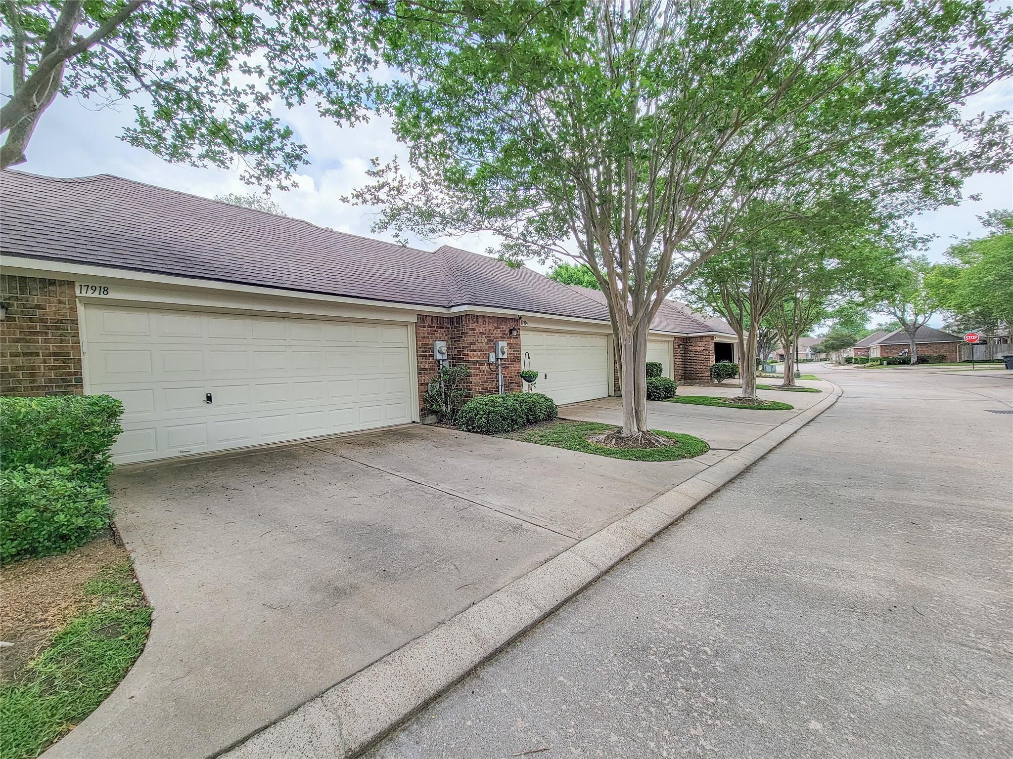 17918 Skyline Arbor Terrace, Houston, TX 77094
