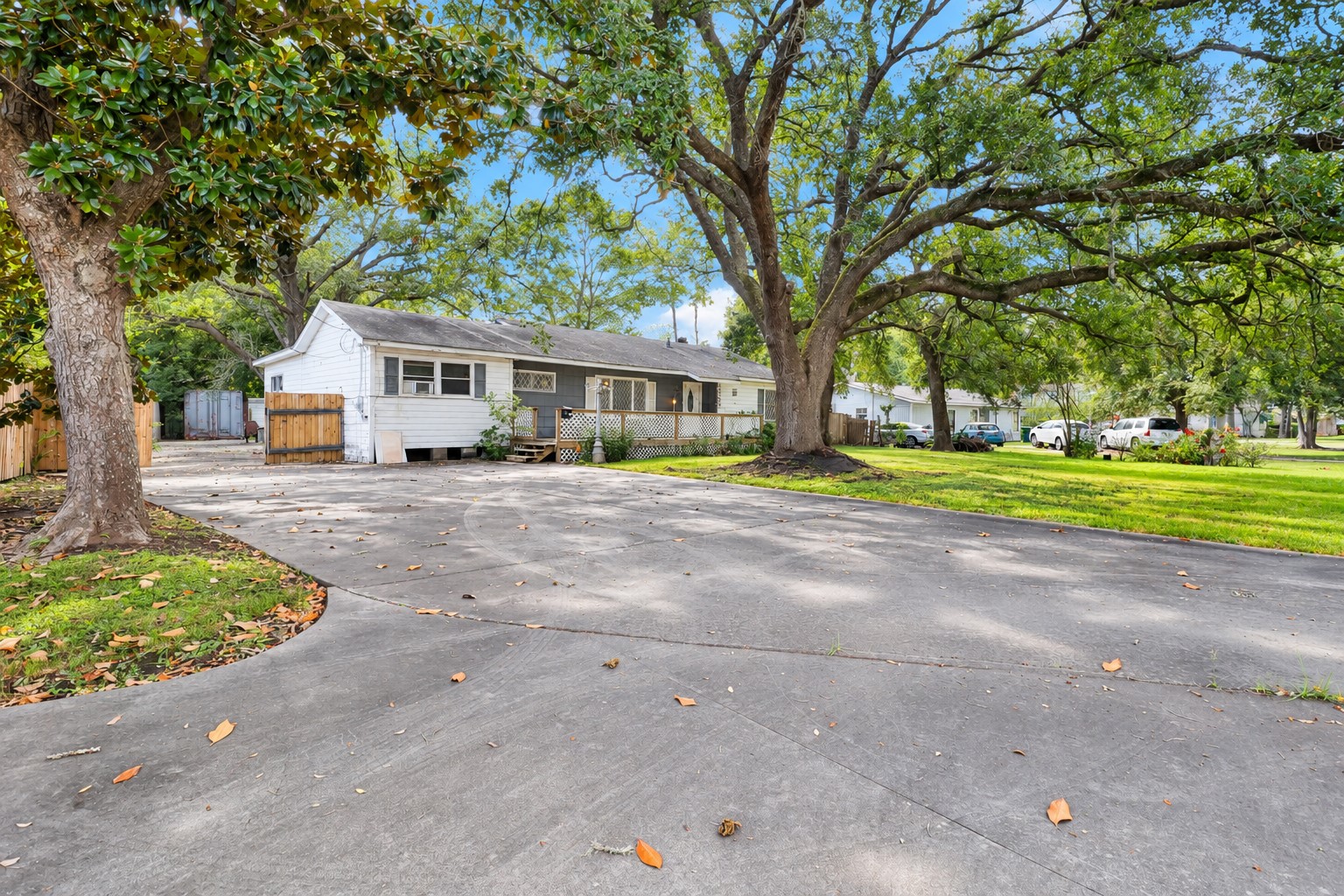 1303 Lake Road, La Marque, TX 77568 1303 Lake Road, La Marque, TX 77568