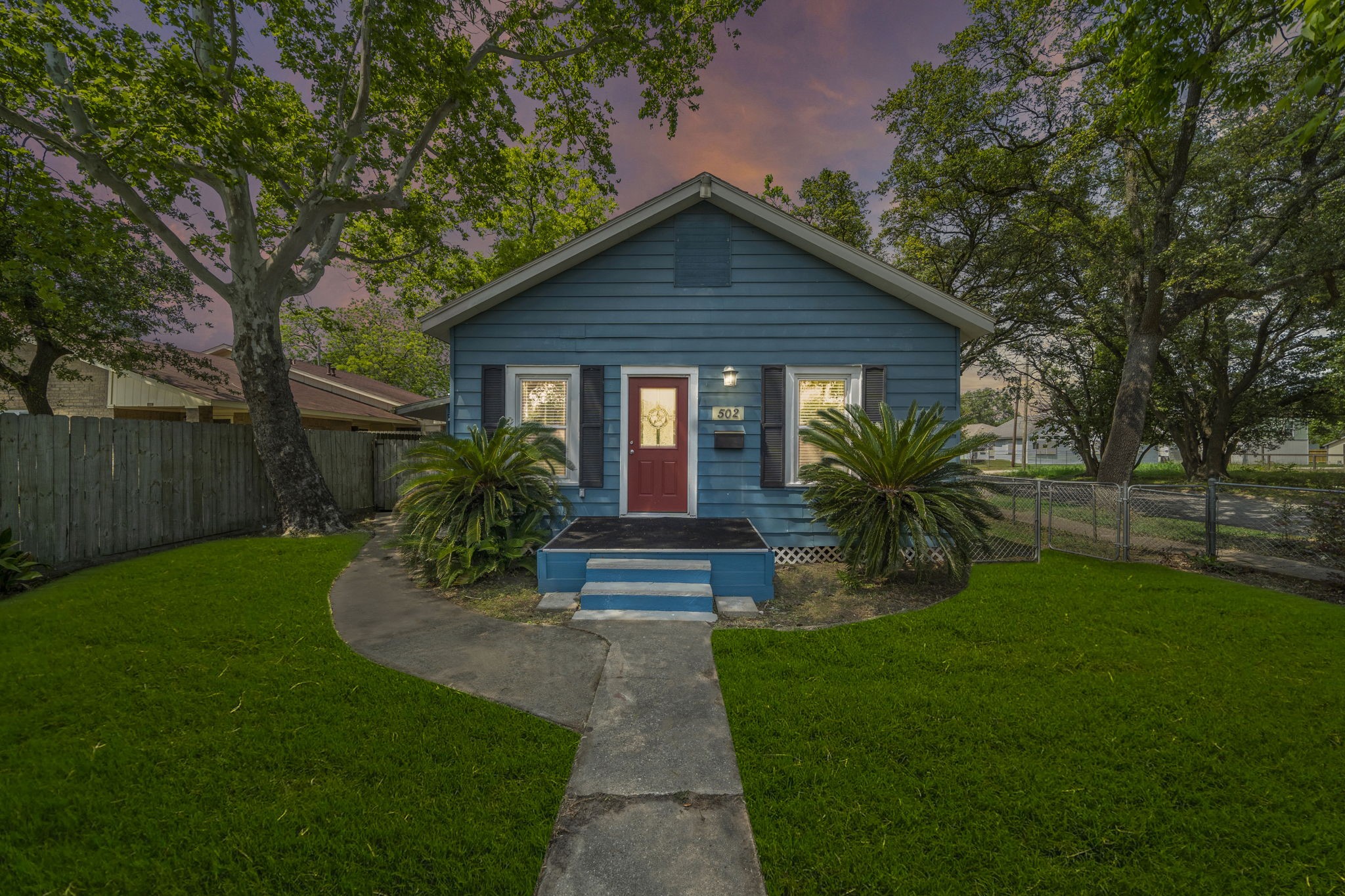 502 6th Avenue N, Texas City, TX 77590