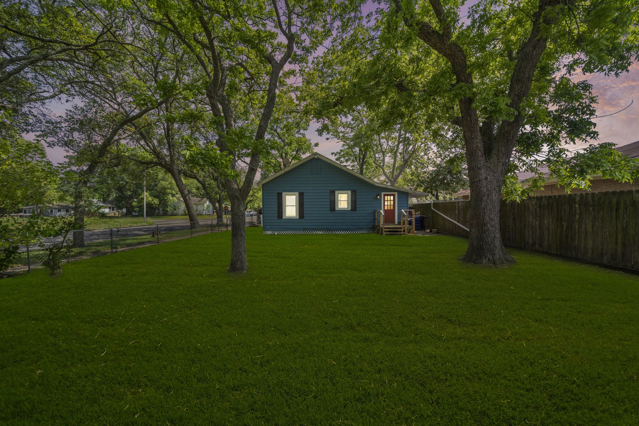 502 6th Avenue N, Texas City, TX 77590