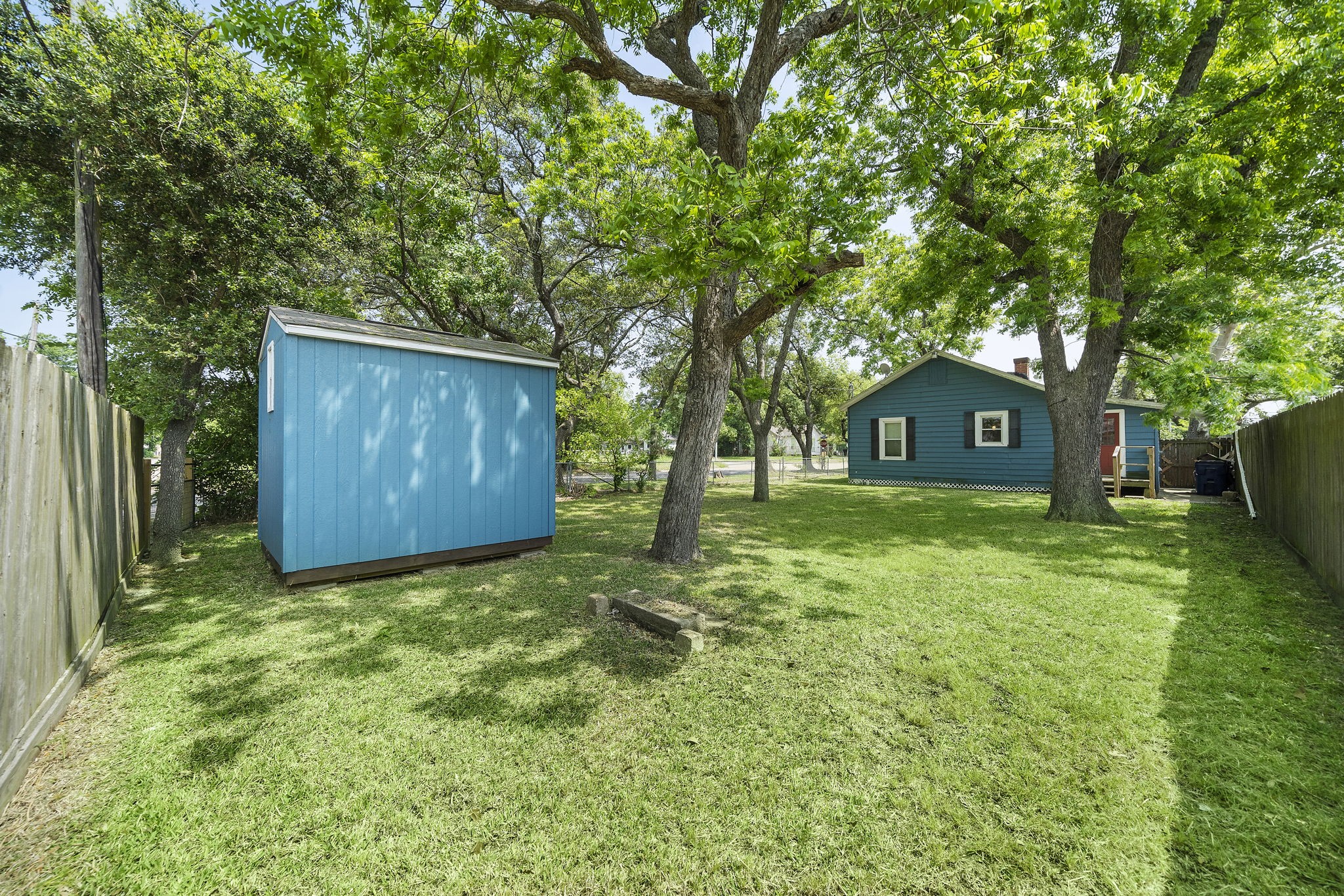 502 6th Avenue N, Texas City, TX 77590