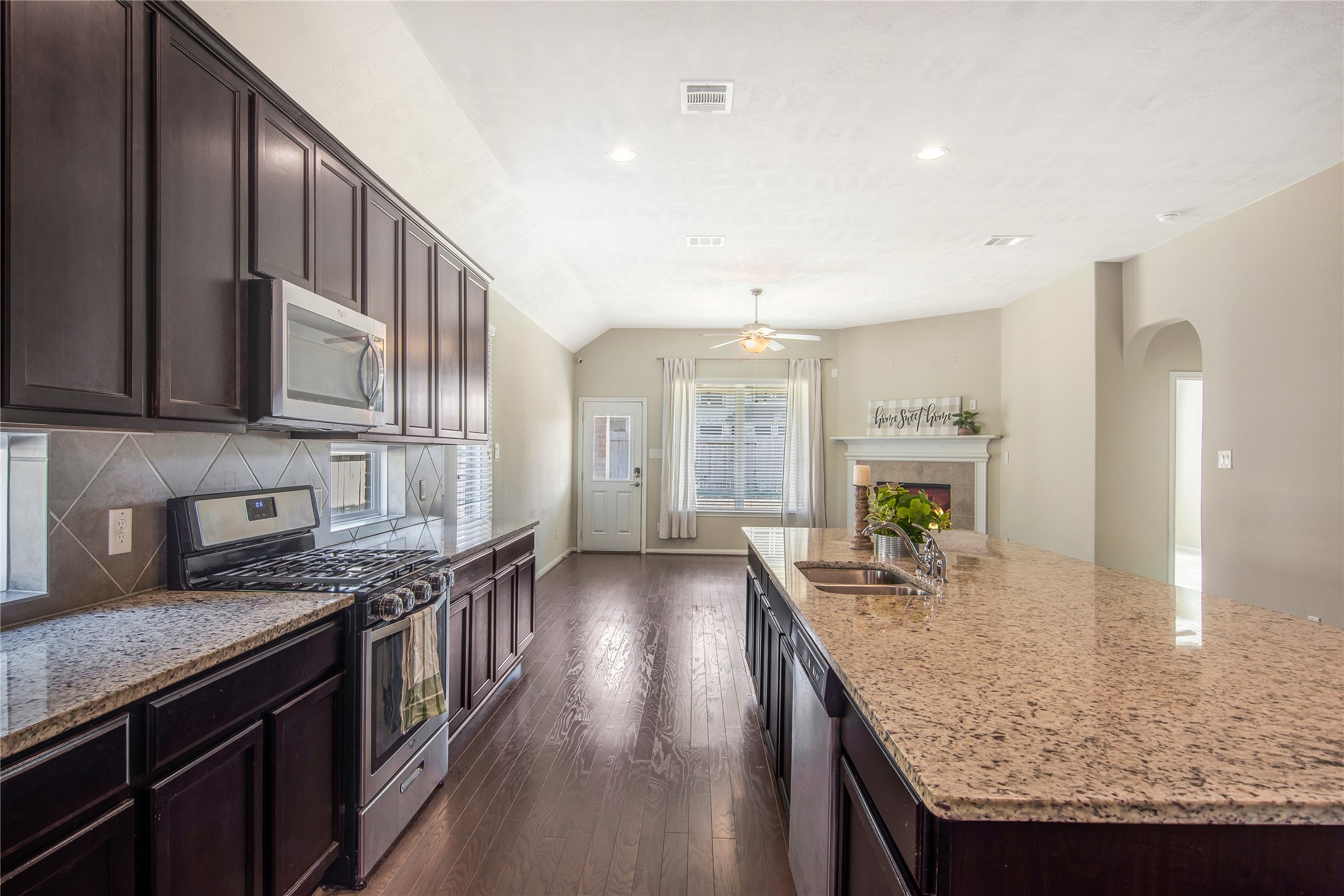 21670 Chokecherry Avenue, Porter, TX 77365