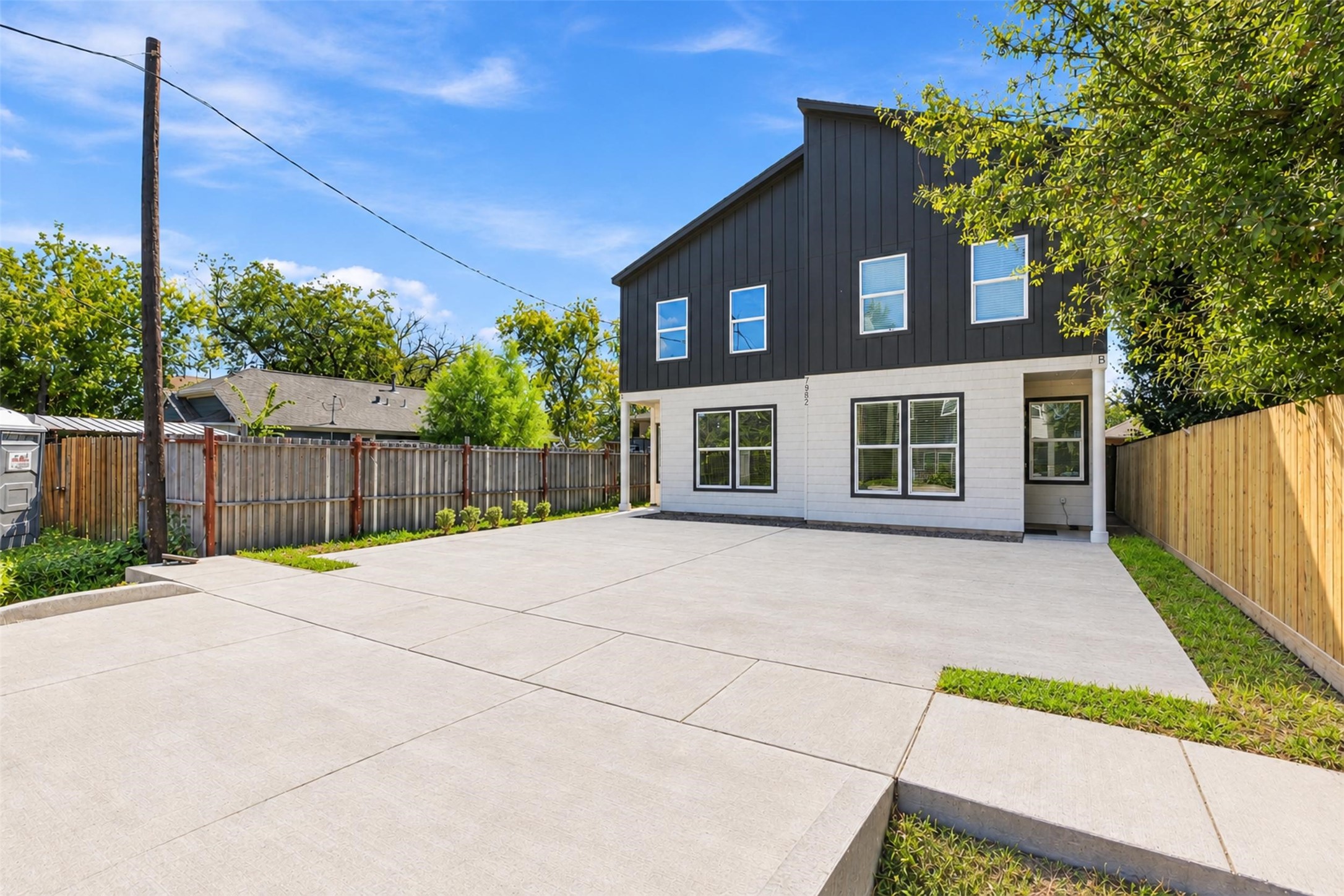 7982 Chateau Street, Houston, TX 77028