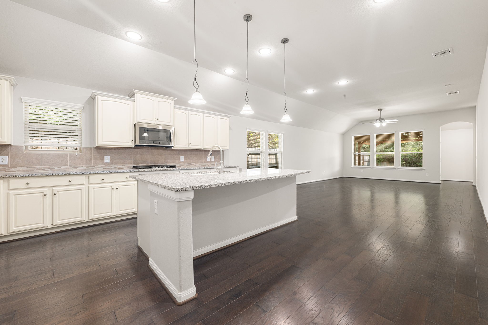 4568 Argonne Woods Drive, Porter, TX 77365