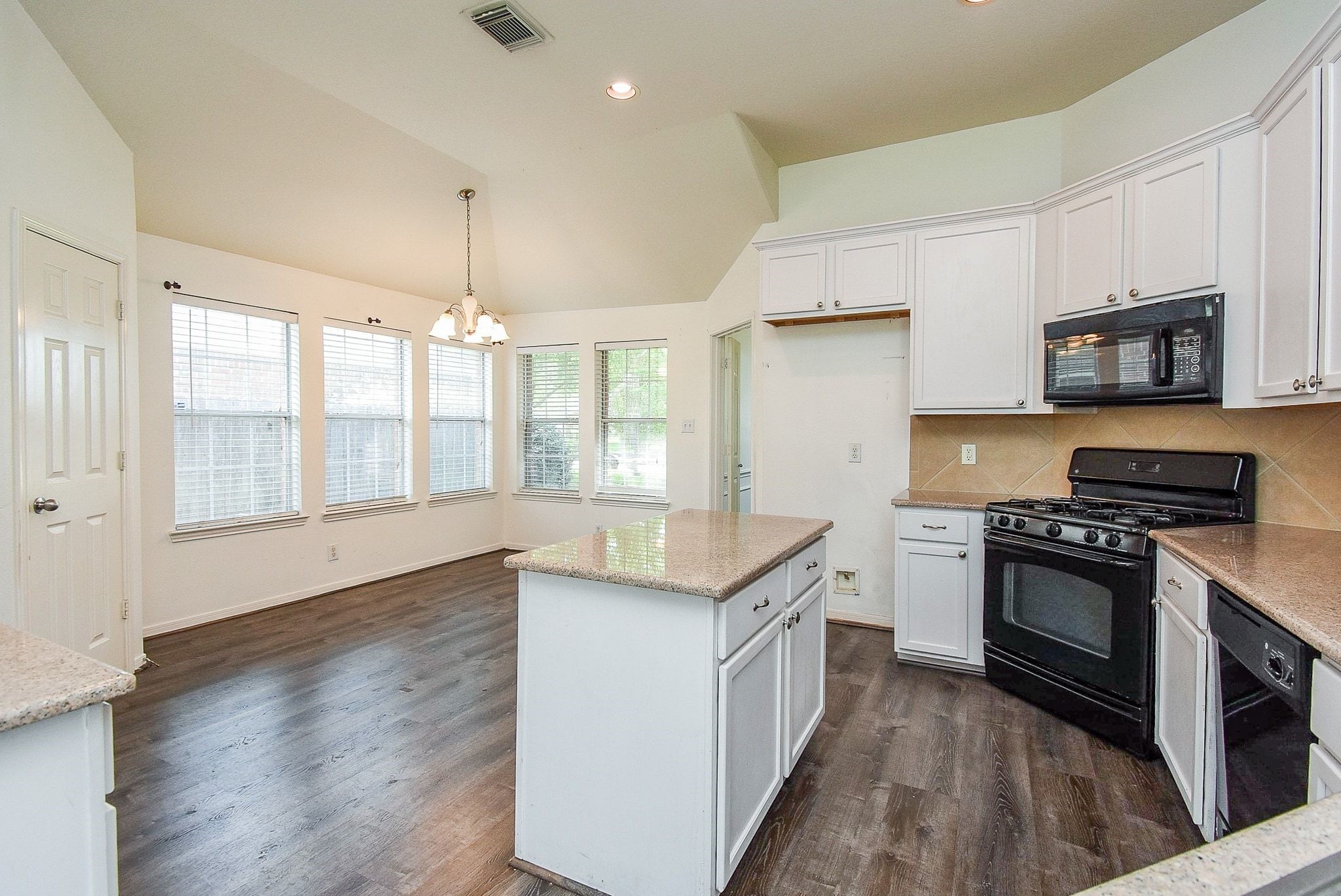 128 Long Canyon Lane, Richmond, TX 77469