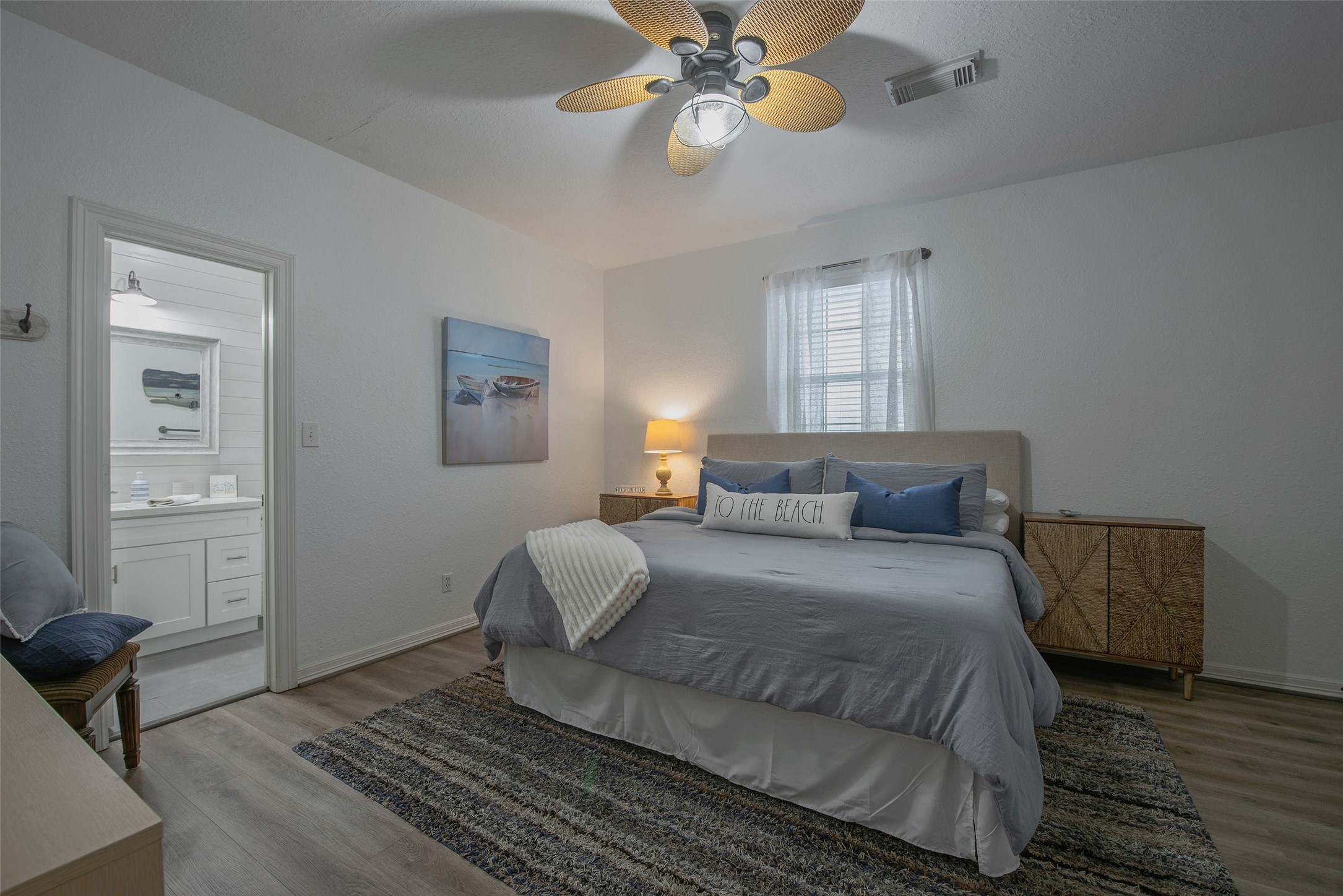 318 Sunset Circle, Tiki Island, TX 77554