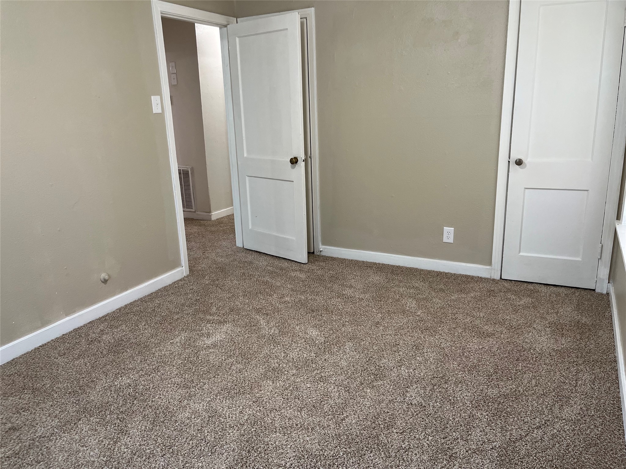 View 3 primary bedroom