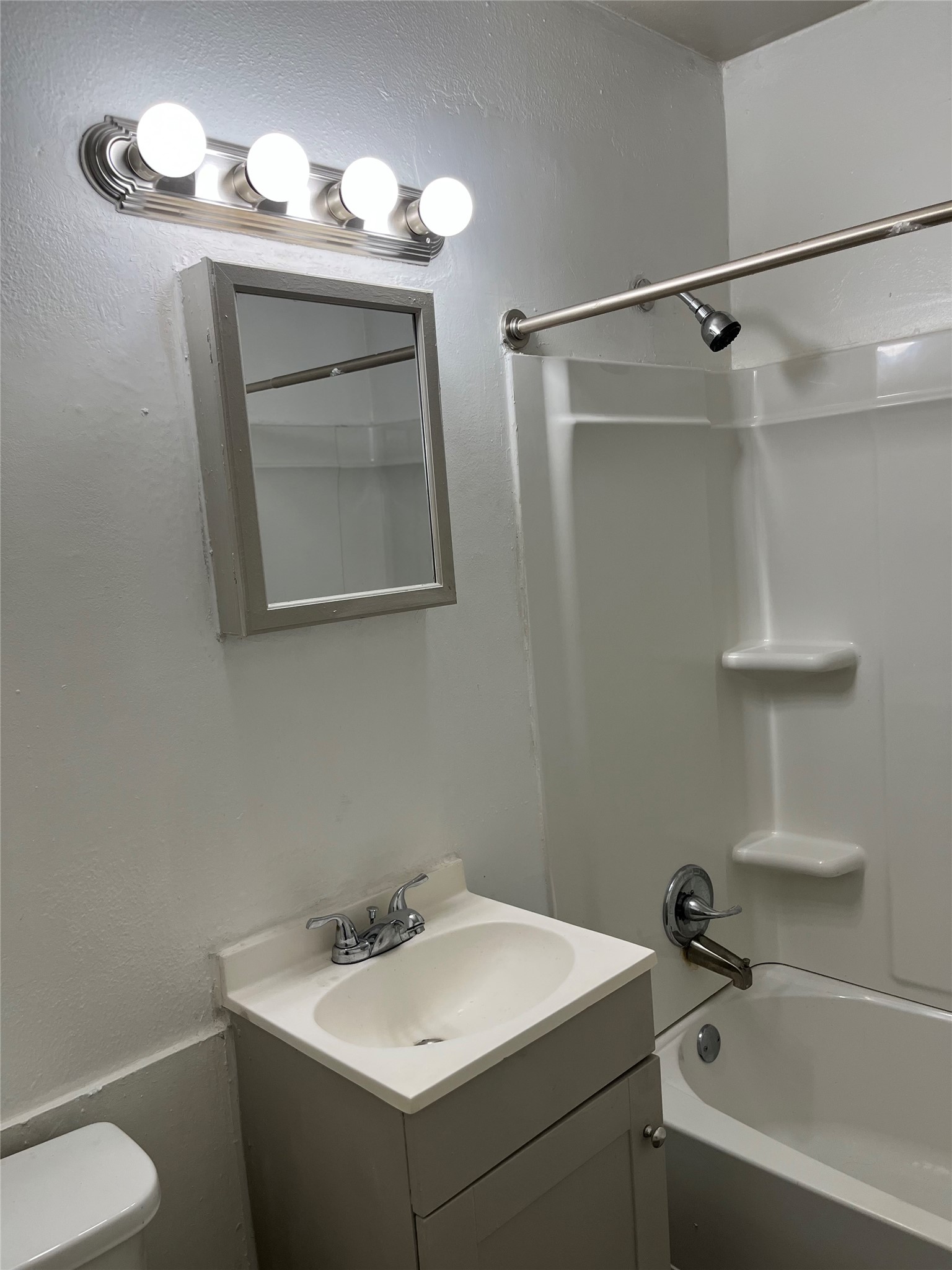 New Sink table and lighting