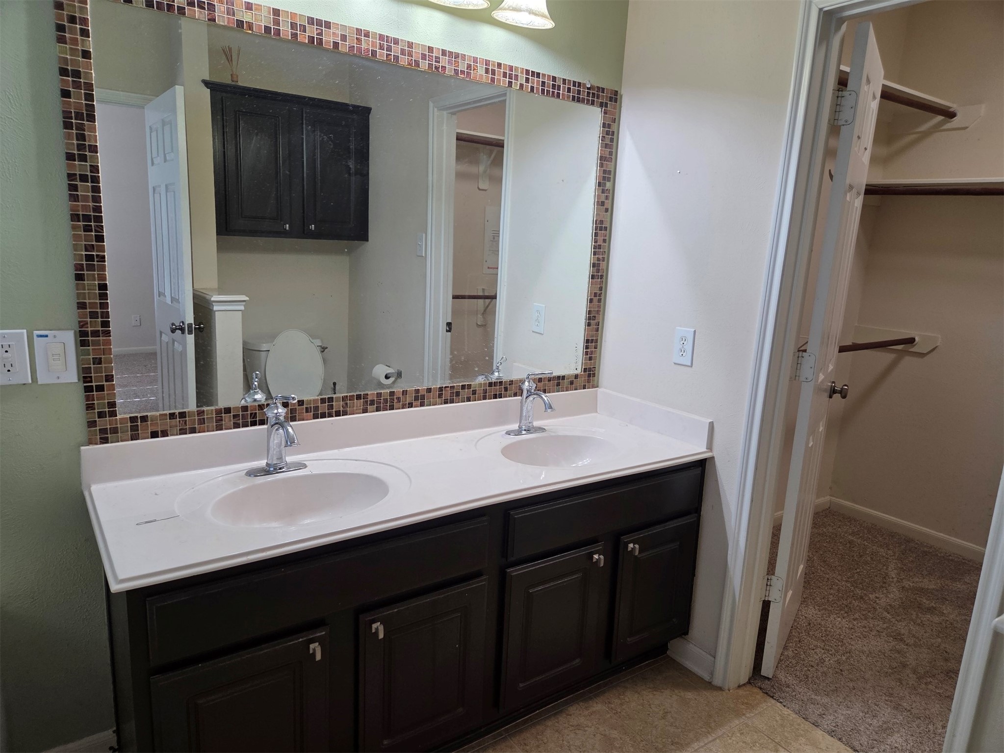 Primary double sinks