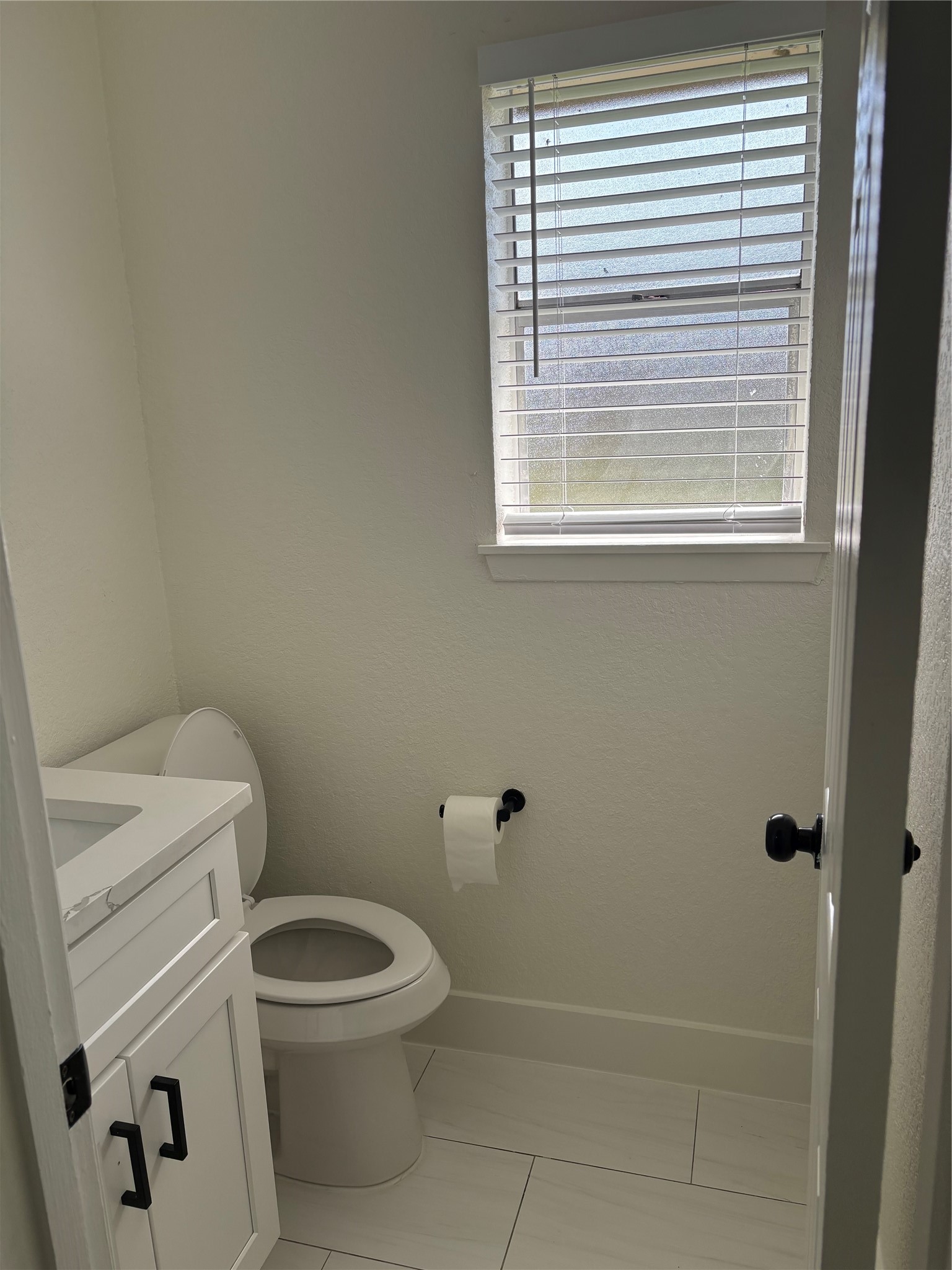 608 Circle Way, Alvin, TX 77511