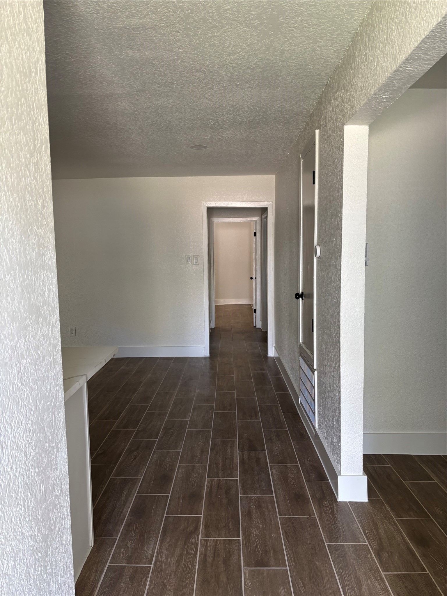 608 Circle Way, Alvin, TX 77511