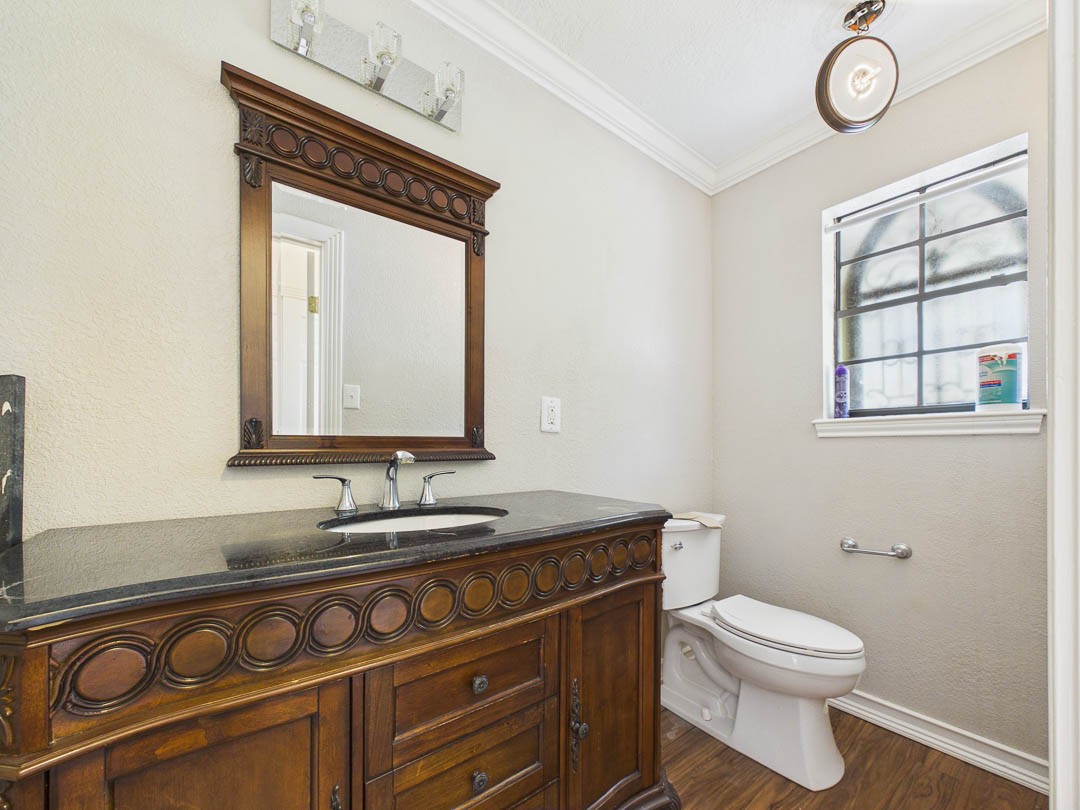 Powder room