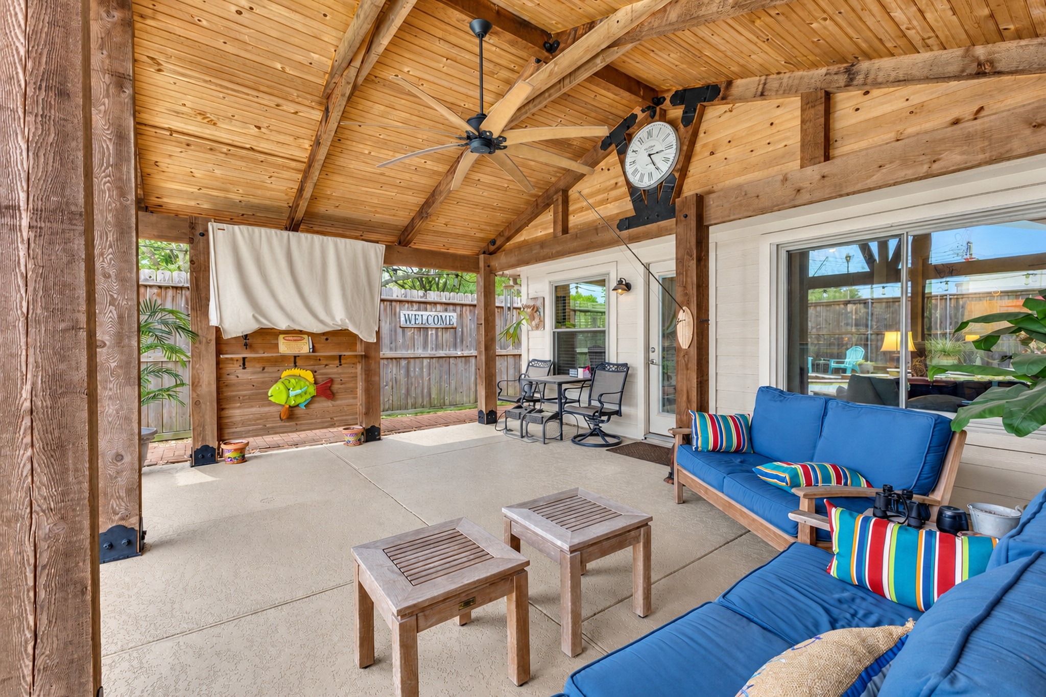 Look at this patio!