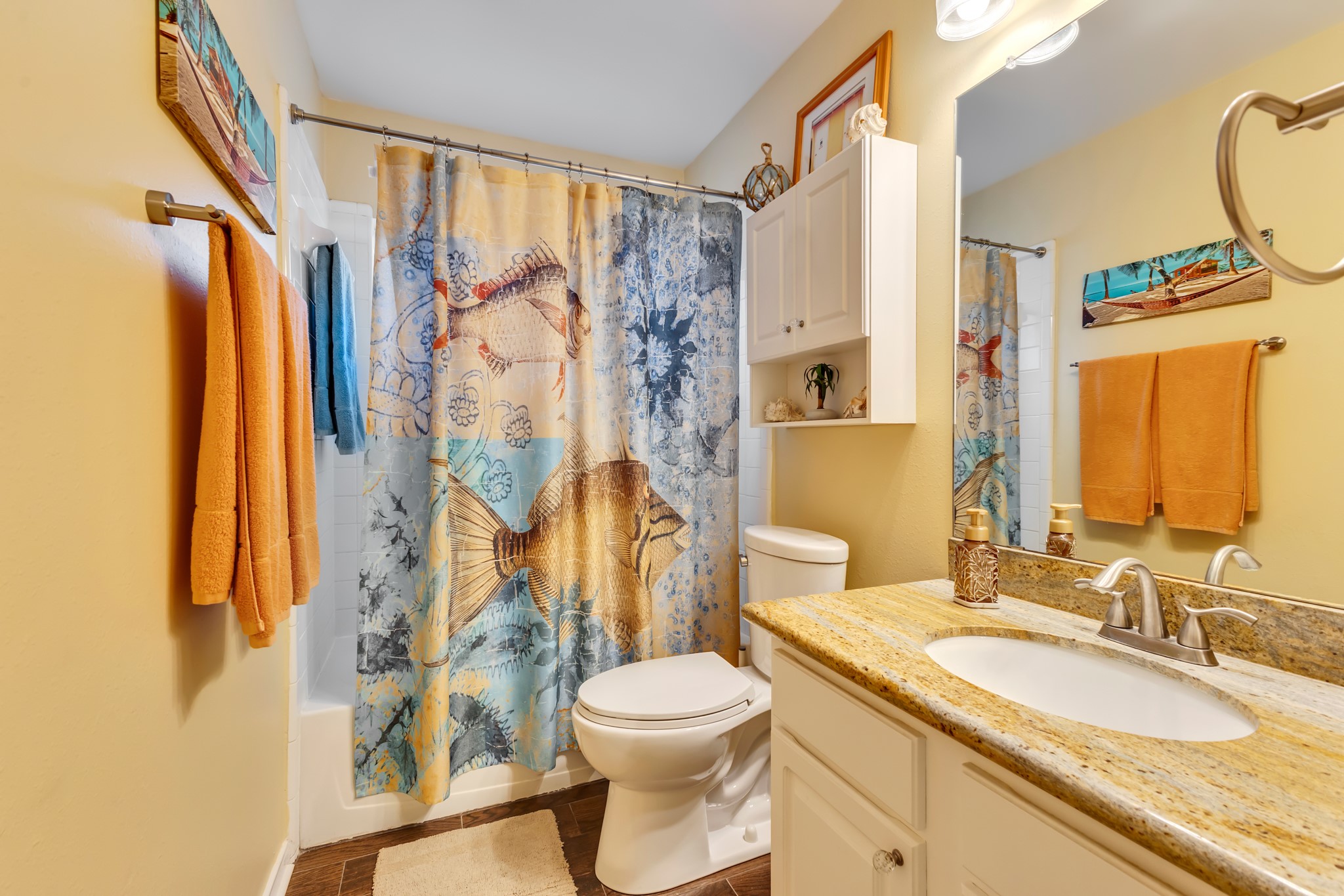 Secondary bathroom.