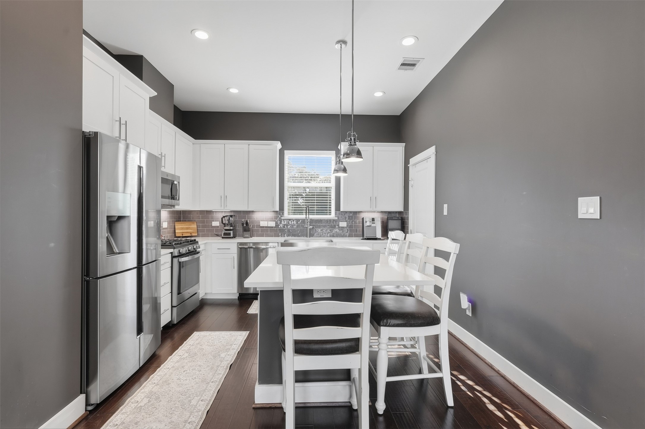 728 W Donovan Street, Houston, TX 77091