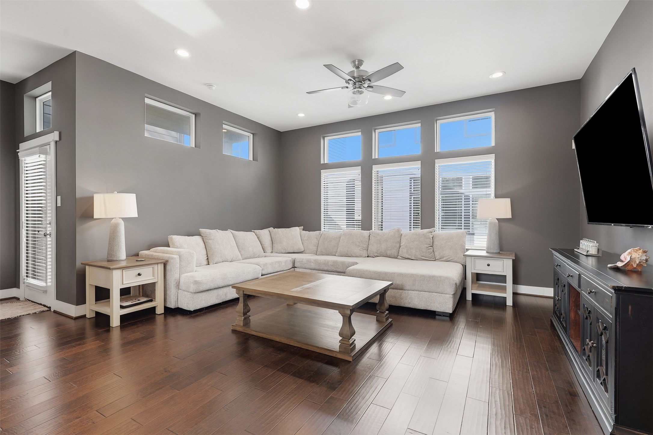 728 W Donovan Street, Houston, TX 77091