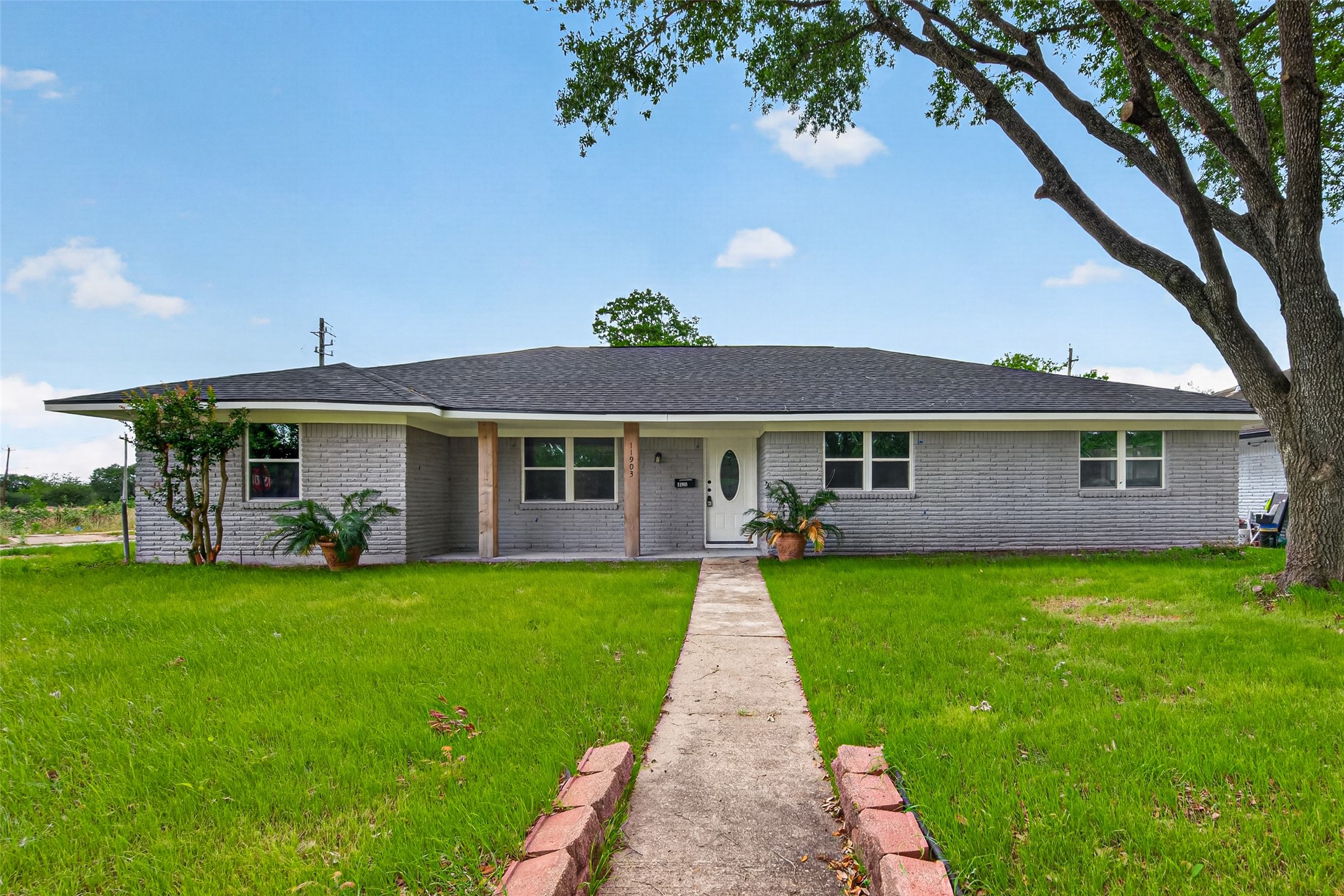 11903 Atwell Drive, Houston, TX 77035 11903 Atwell Drive, Houston, TX 77035
