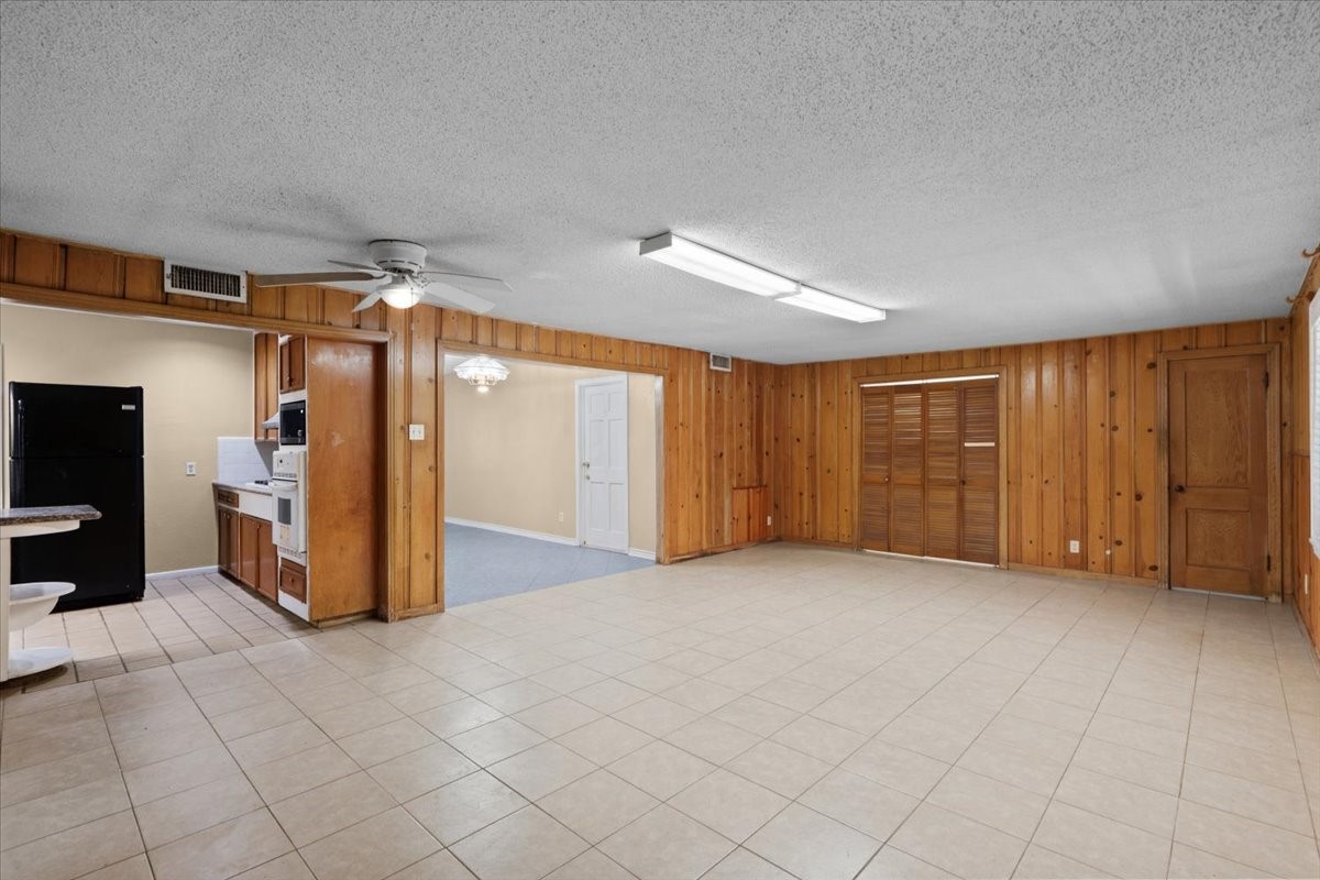 106 Barracuda Avenue, Galveston, TX 77550