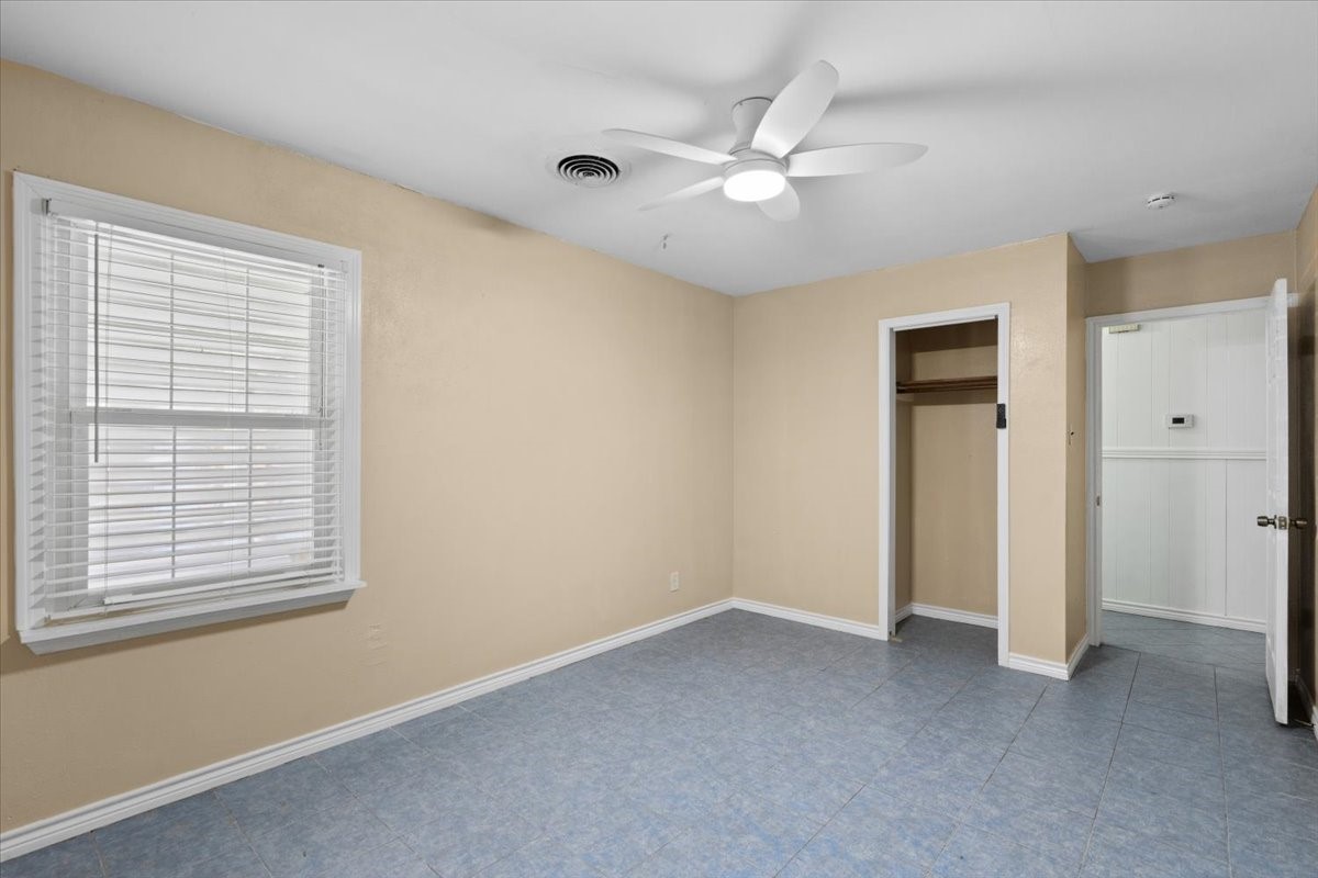 106 Barracuda Avenue, Galveston, TX 77550