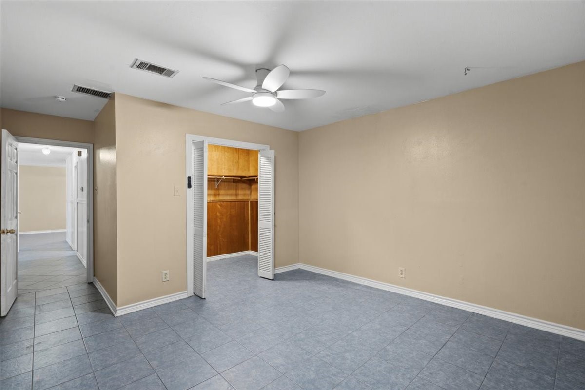 106 Barracuda Avenue, Galveston, TX 77550