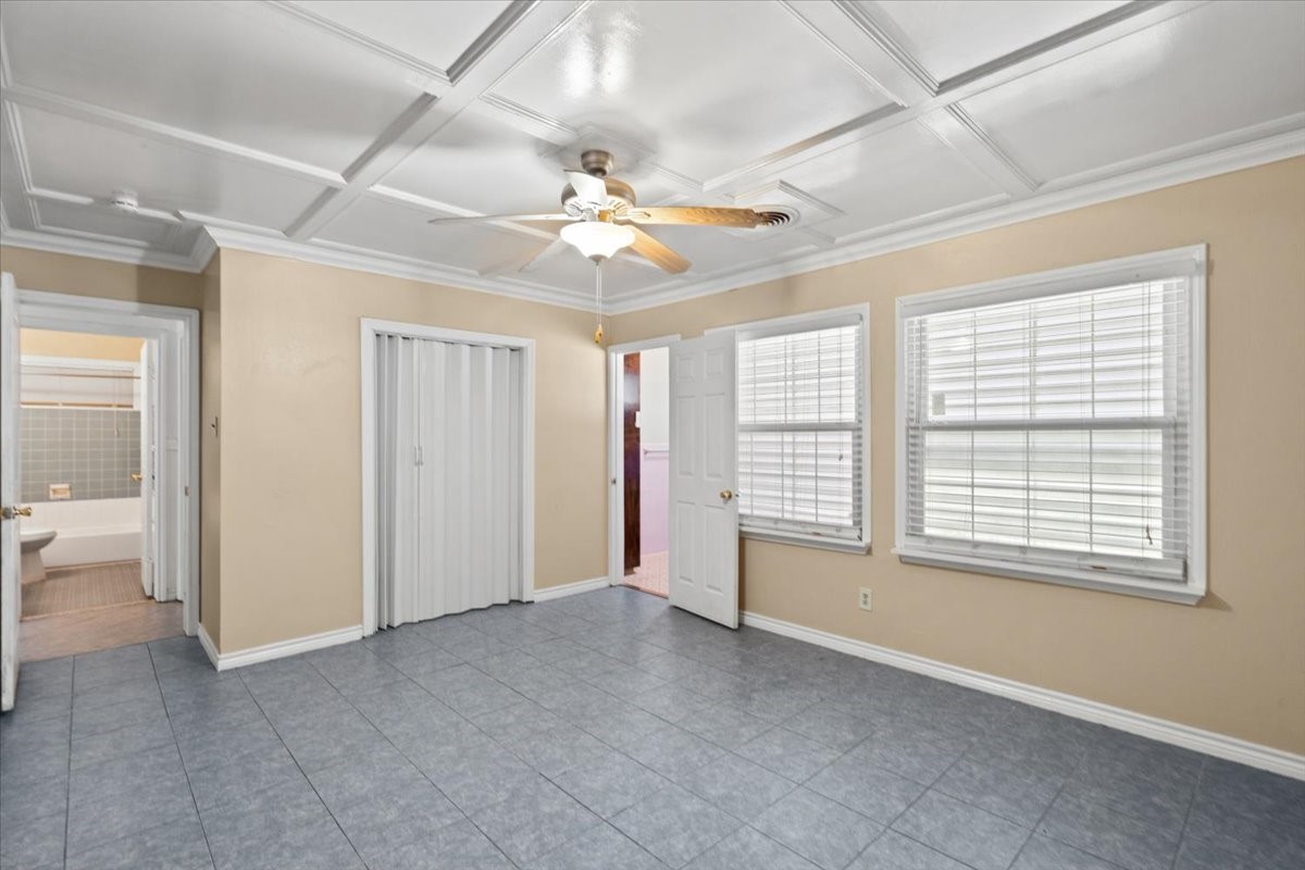 106 Barracuda Avenue, Galveston, TX 77550