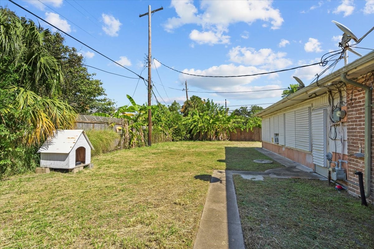 106 Barracuda Avenue, Galveston, TX 77550