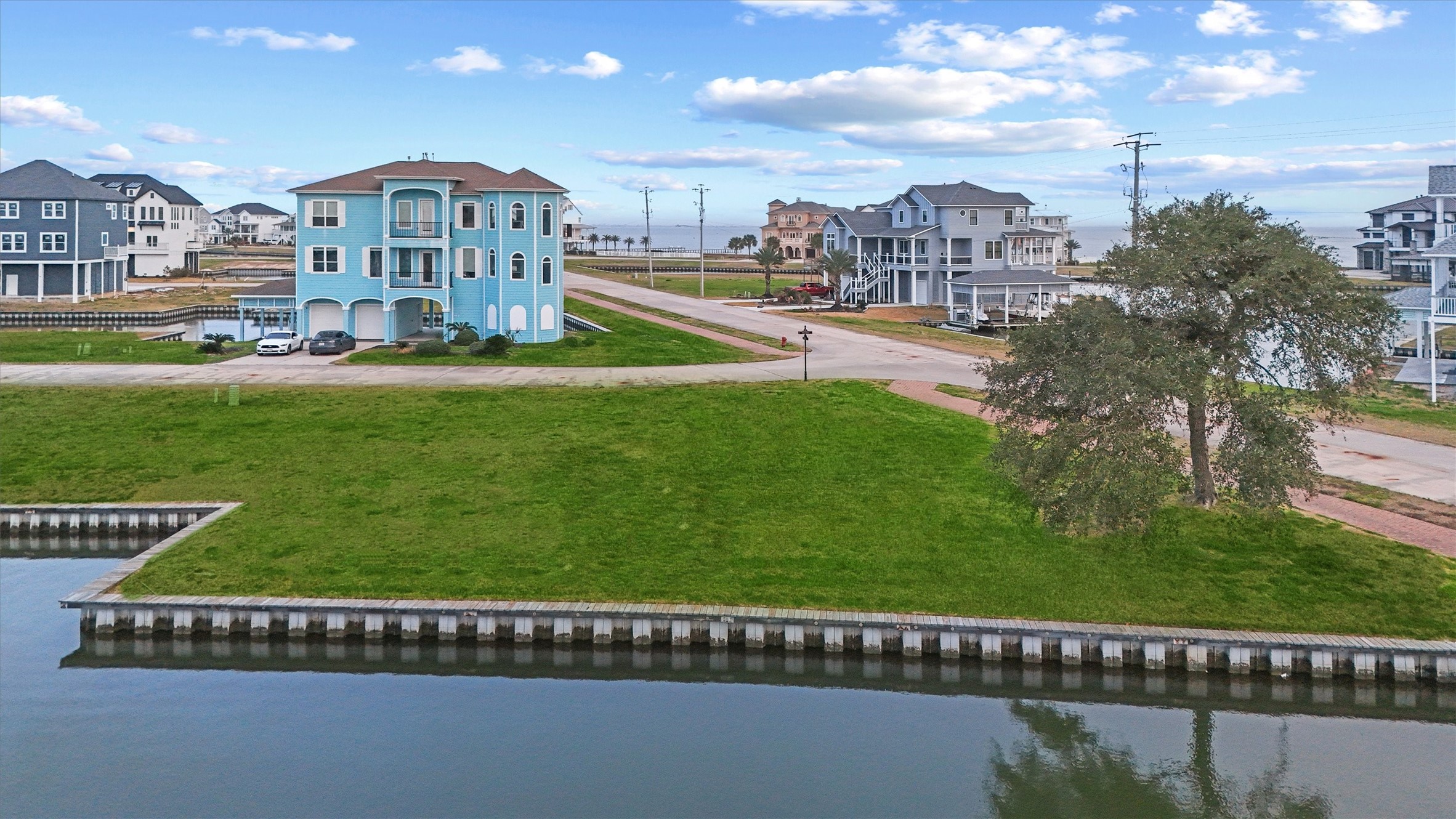 Can build a large boathouse up to 30ft*
