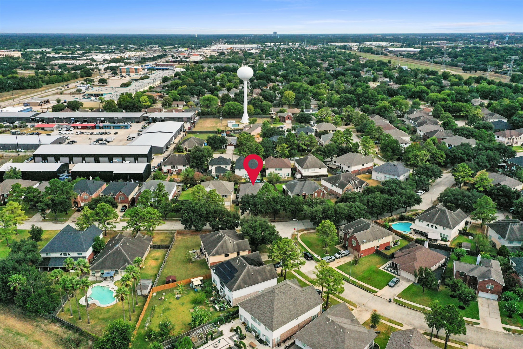 Located with close proximity to Hwy 6, Hwy 290, and Beltway 8 for local shopping, dining, and recreation