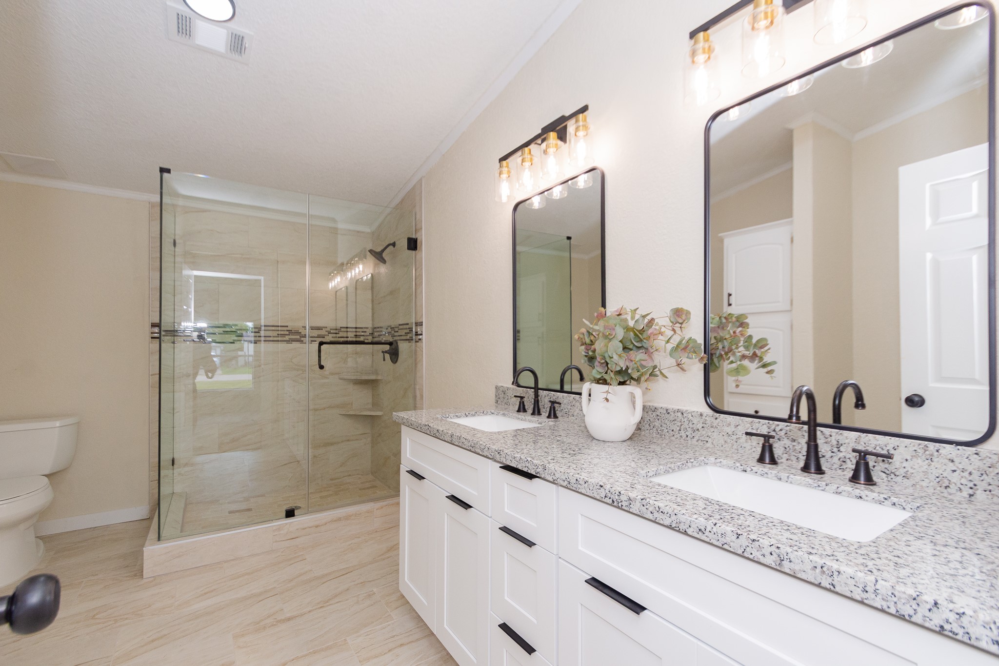 10023 S Country Drive, Alvin, TX 77511
