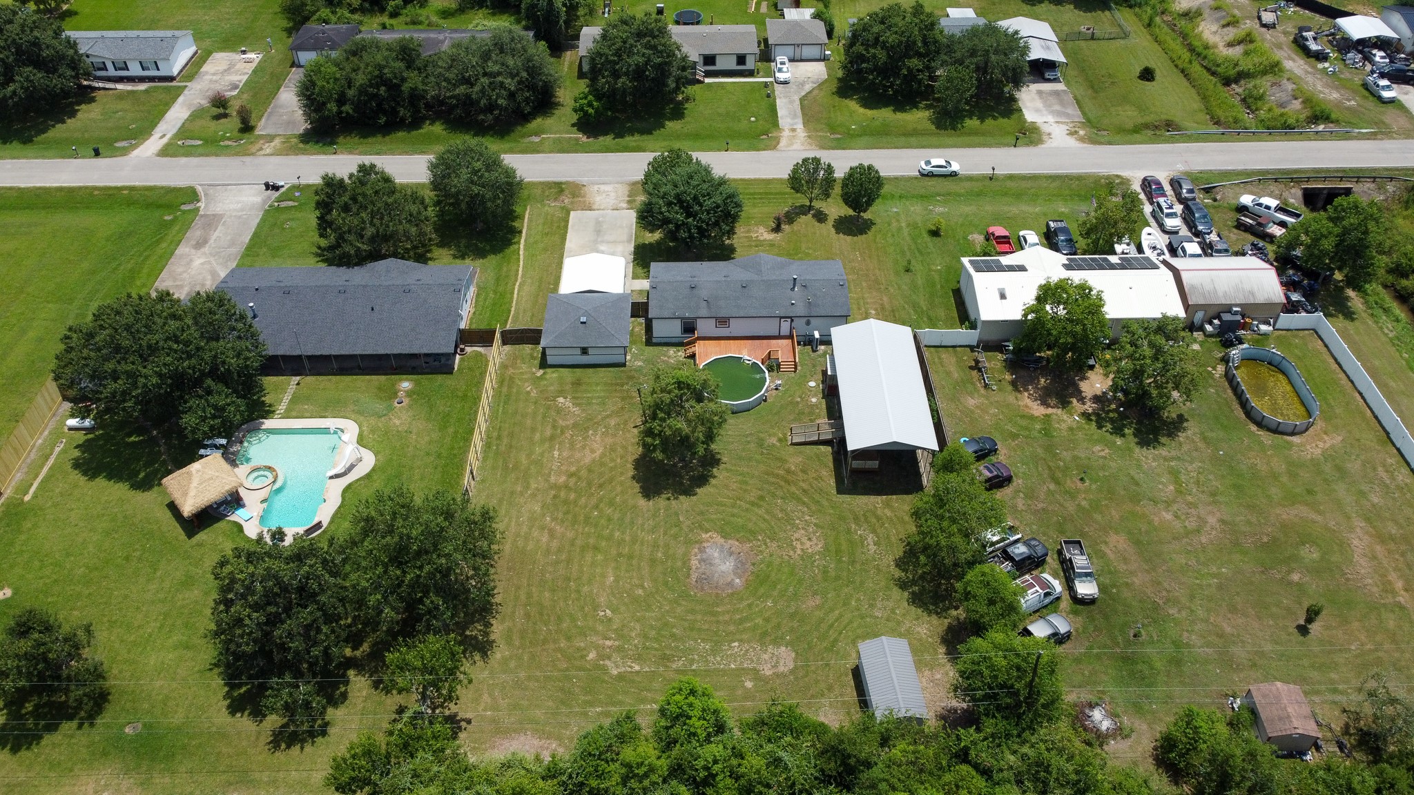 10023 S Country Drive, Alvin, TX 77511 10023 S Country Drive, Alvin, TX 77511