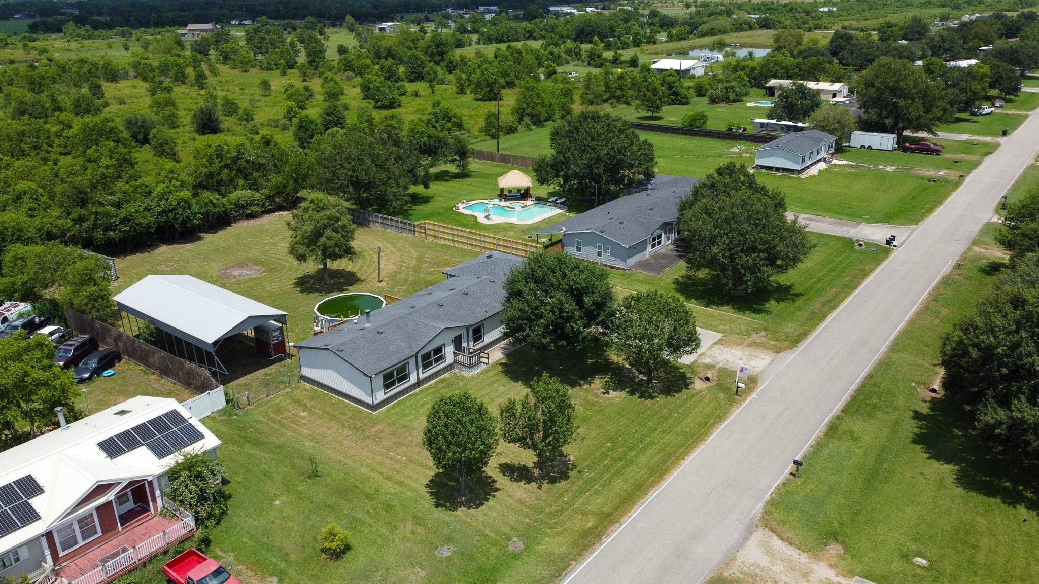 10023 S Country Drive, Alvin, TX 77511 10023 S Country Drive, Alvin, TX 77511
