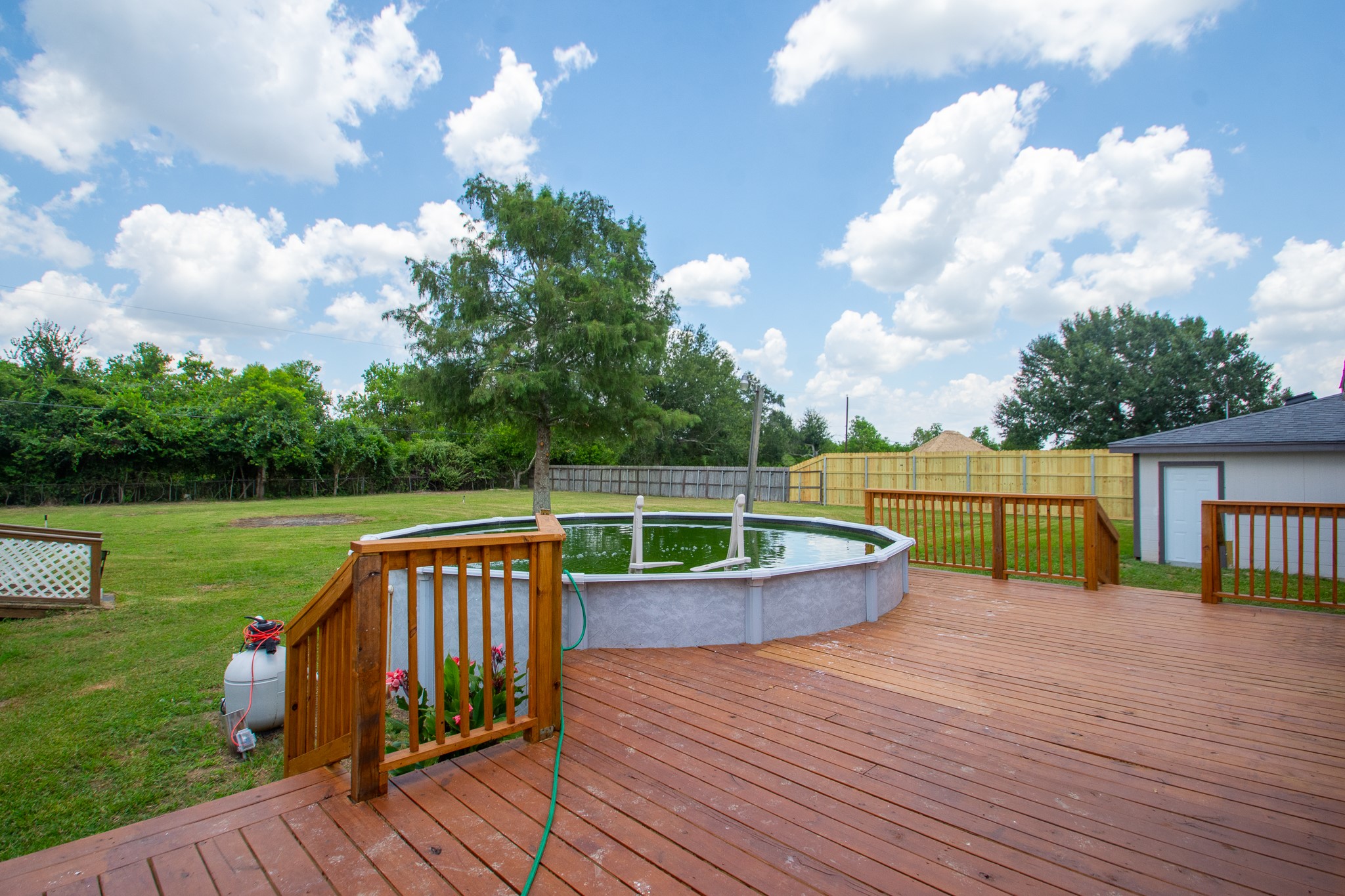 10023 S Country Drive, Alvin, TX 77511