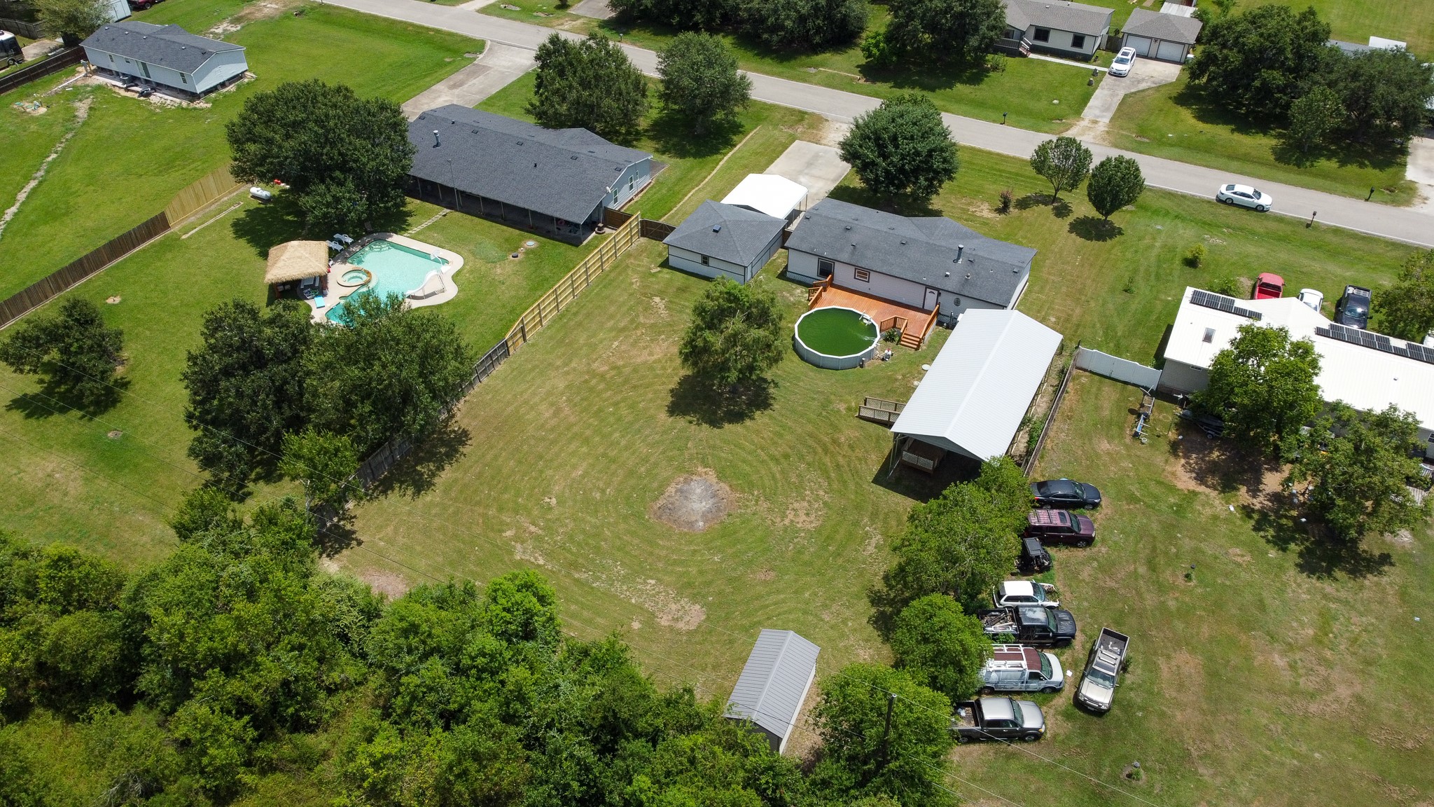 10023 S Country Drive, Alvin, TX 77511 10023 S Country Drive, Alvin, TX 77511