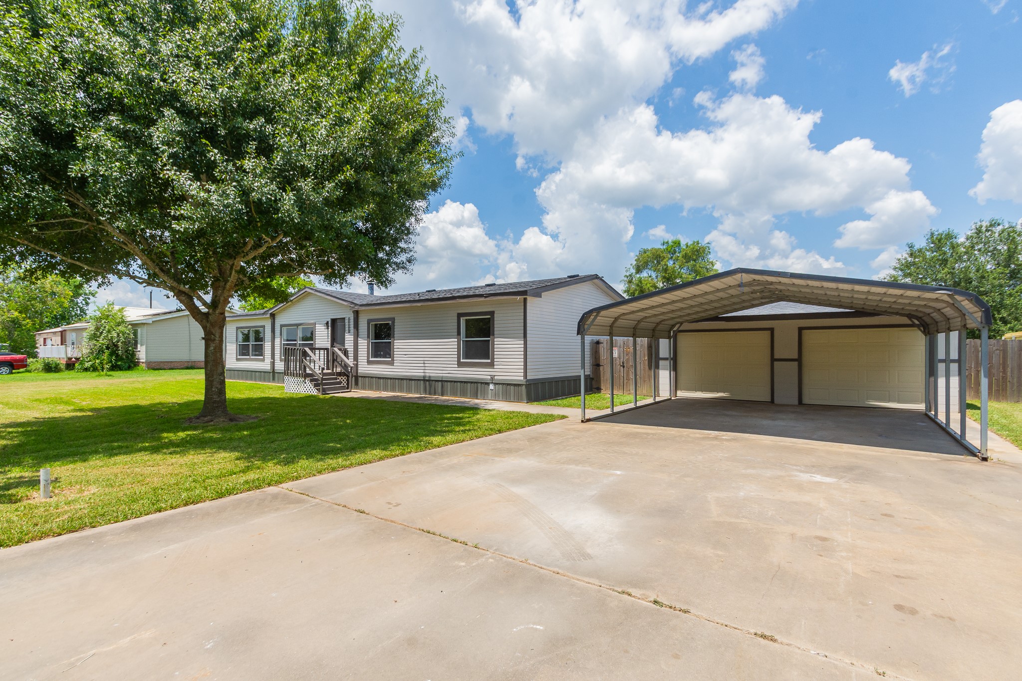 10023 S Country Drive, Alvin, TX 77511 10023 S Country Drive, Alvin, TX 77511