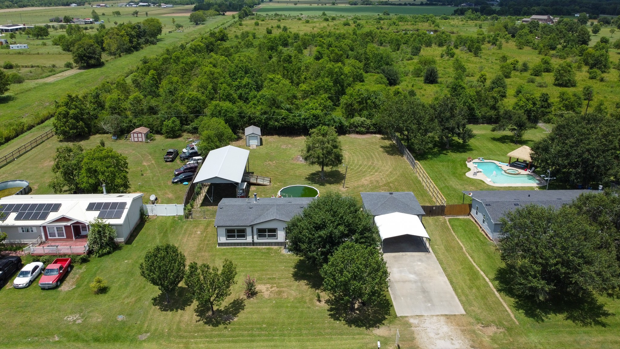 10023 S Country Drive, Alvin, TX 77511 10023 S Country Drive, Alvin, TX 77511